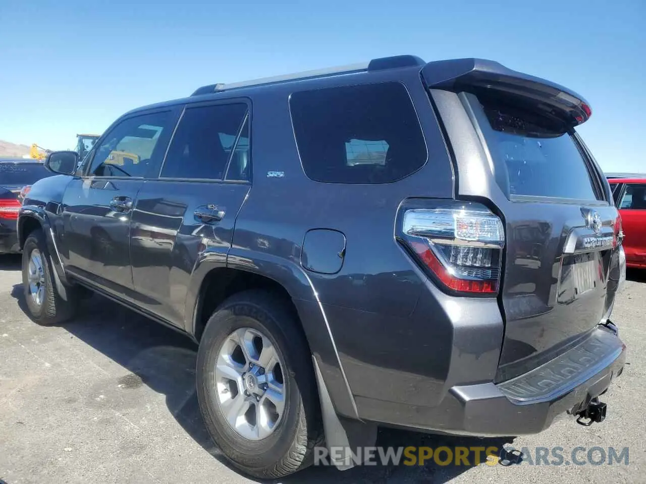 2 fotografías del automóvil dañado JTEEU5JR7P5301992 TOYOTA 4RUNNER 2023