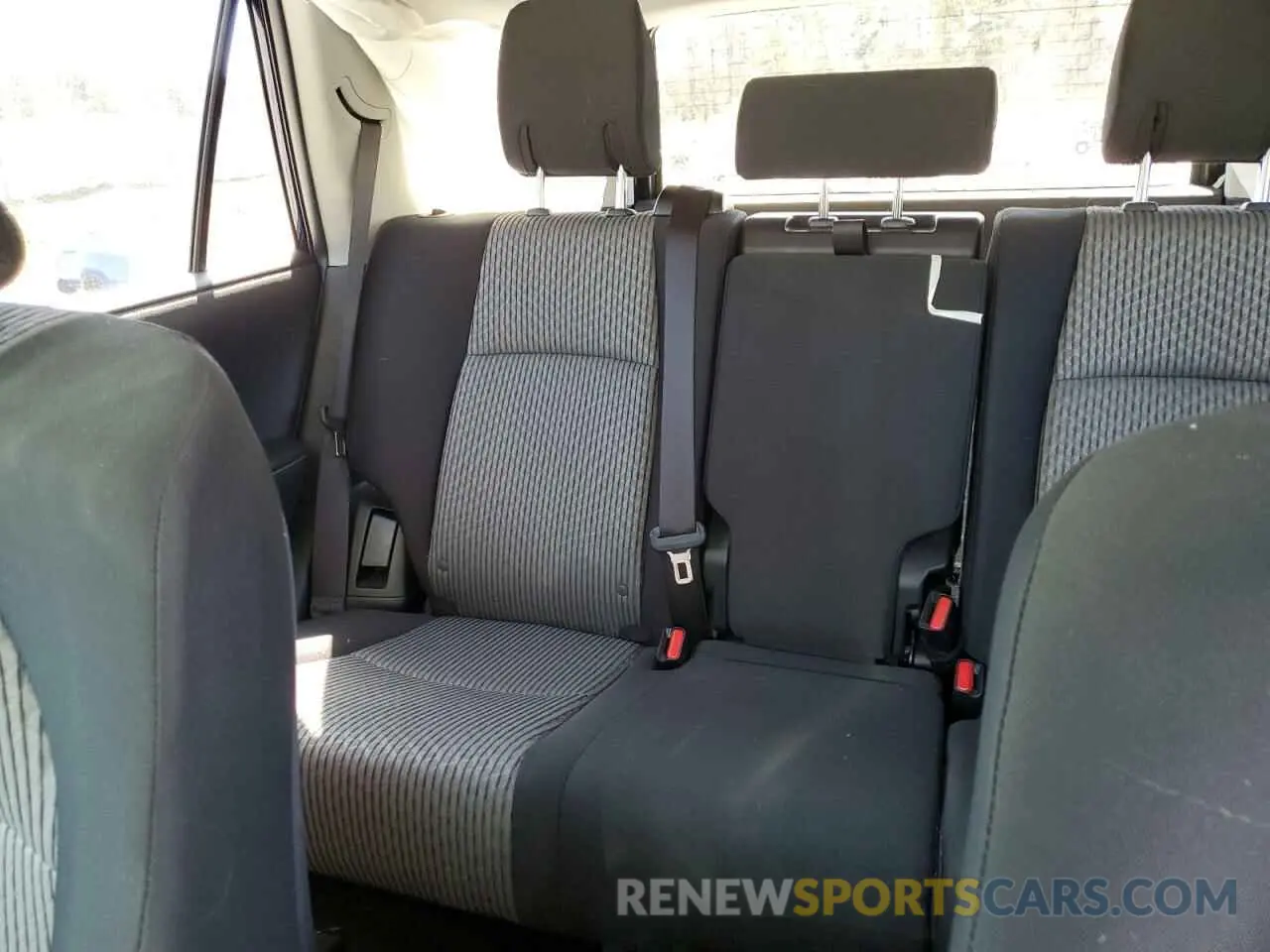 10 fotografías del automóvil dañado JTEEU5JR9P5283303 TOYOTA 4RUNNER 2023