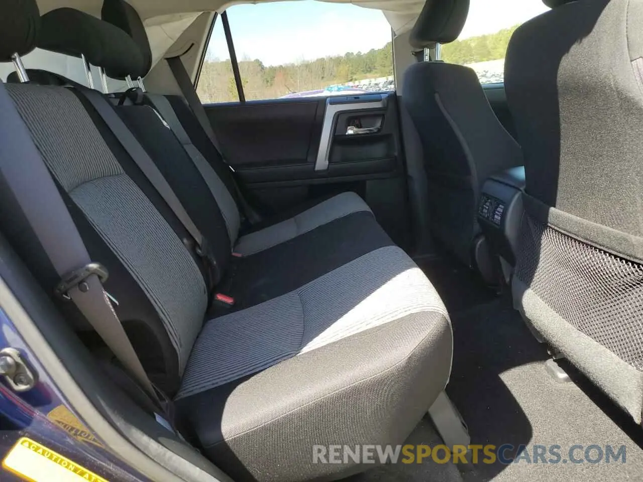 11 fotografías del automóvil dañado JTEEU5JR9P5283303 TOYOTA 4RUNNER 2023