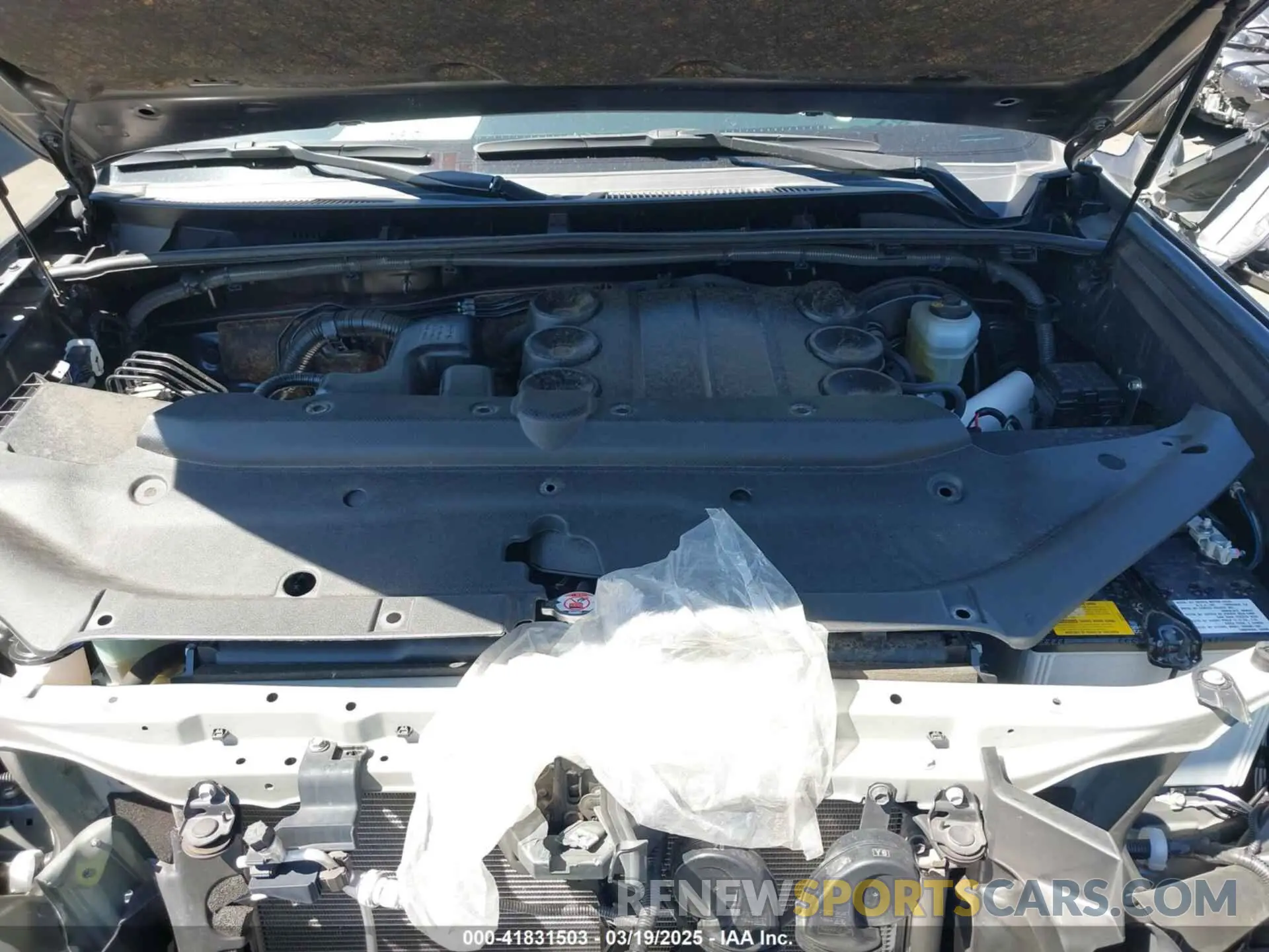 10 fotografías del automóvil dañado JTEFU5JR2P5283583 TOYOTA 4RUNNER 2023