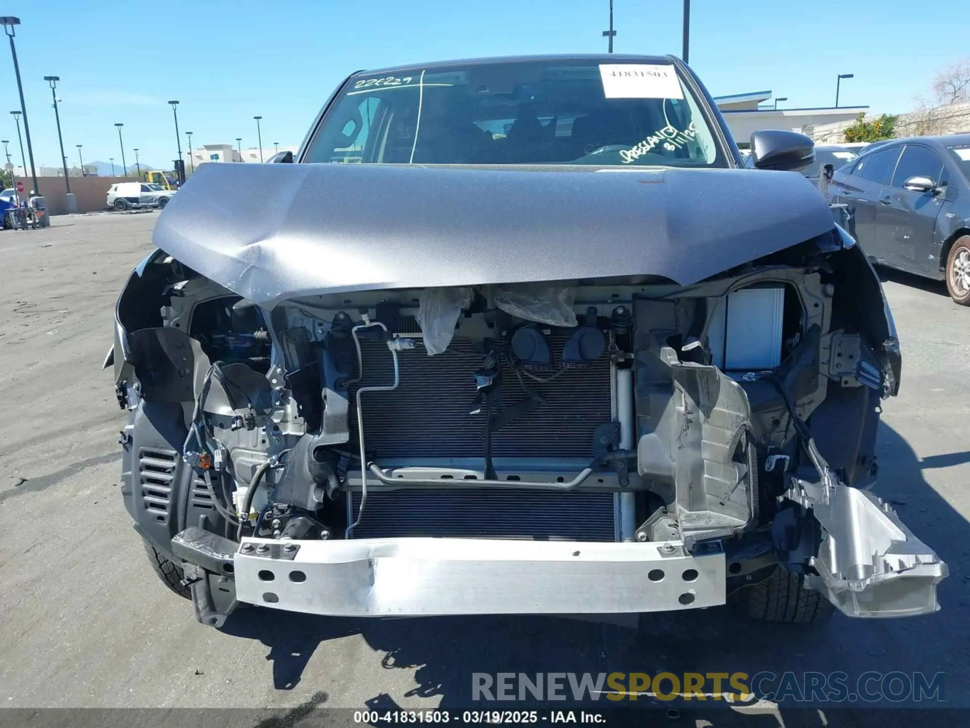 13 fotografías del automóvil dañado JTEFU5JR2P5283583 TOYOTA 4RUNNER 2023