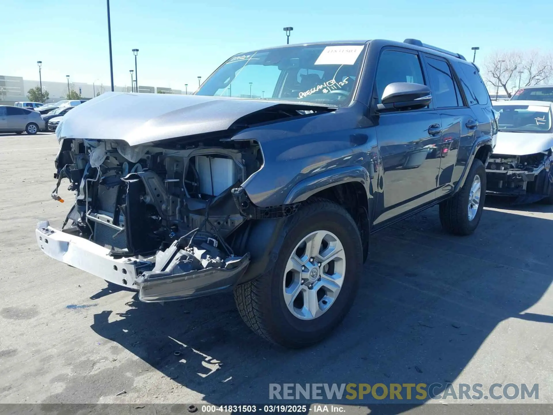 2 fotografías del automóvil dañado JTEFU5JR2P5283583 TOYOTA 4RUNNER 2023