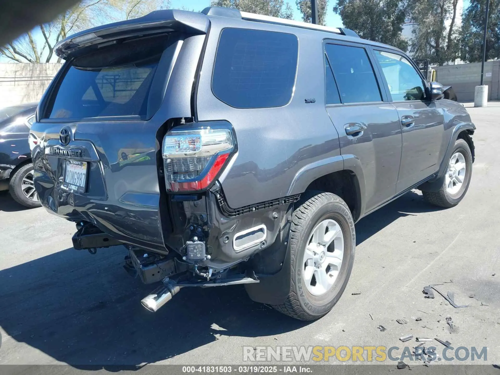 4 fotografías del automóvil dañado JTEFU5JR2P5283583 TOYOTA 4RUNNER 2023