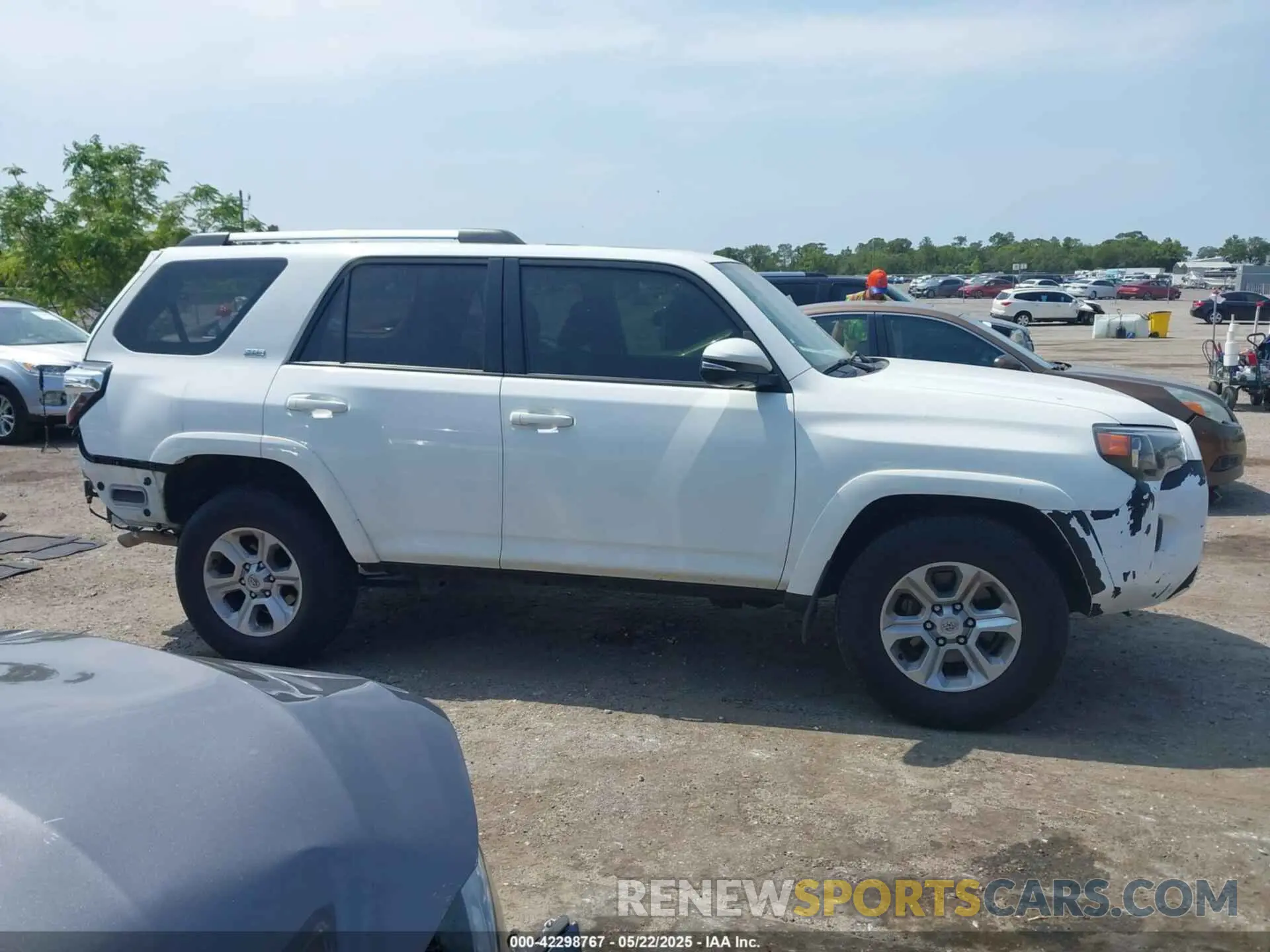 13 fotografías del automóvil dañado JTEFU5JR3P5294222 TOYOTA 4RUNNER 2023