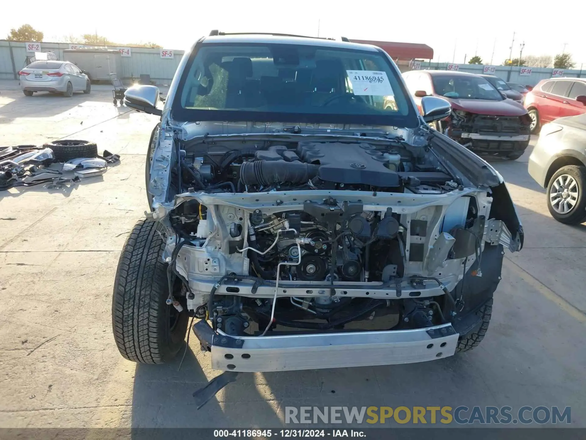 13 fotografías del automóvil dañado JTEFU5JR5P5292956 TOYOTA 4RUNNER 2023