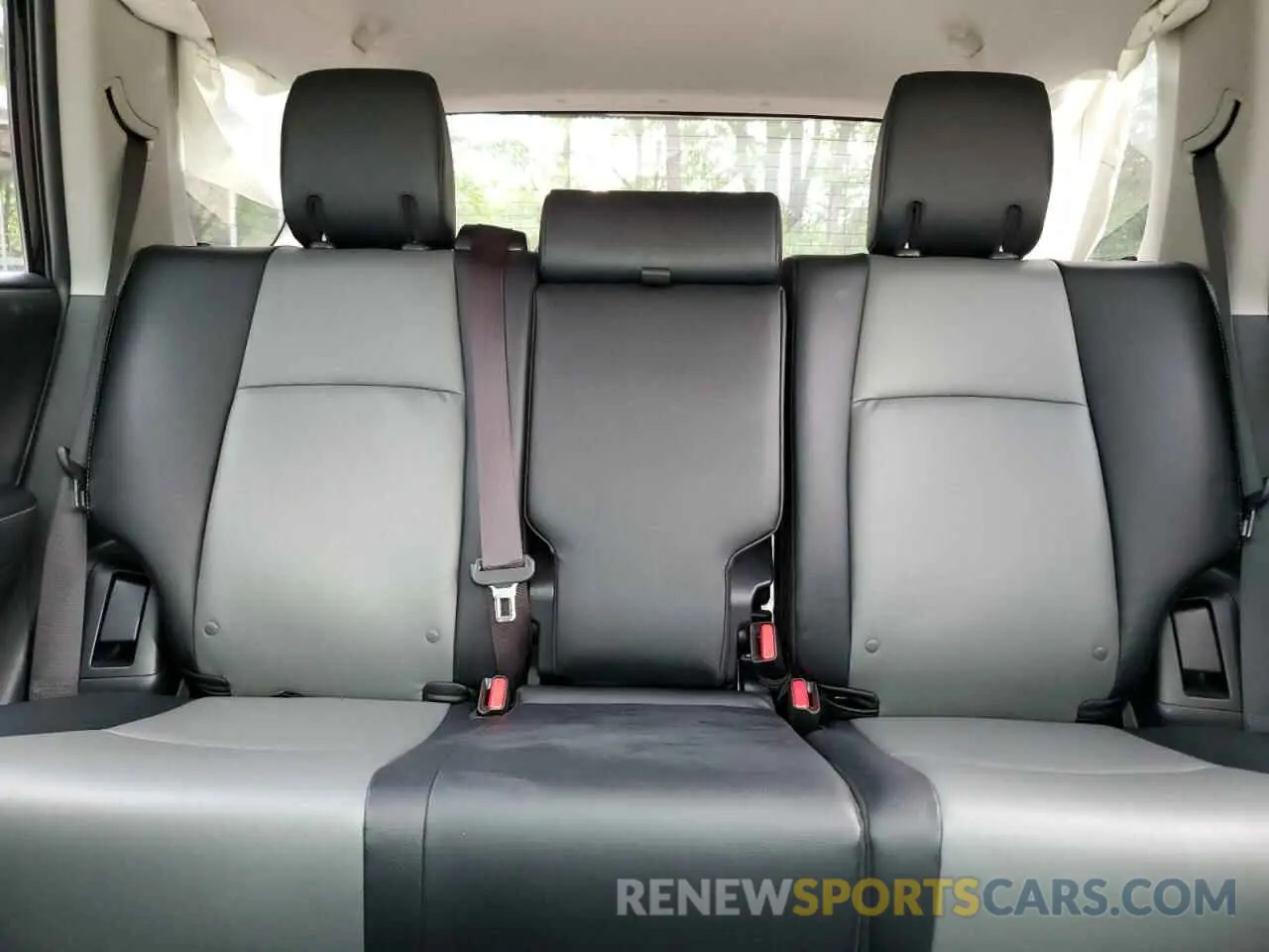 10 fotografías del automóvil dañado JTEFU5JR6P5295560 TOYOTA 4RUNNER 2023