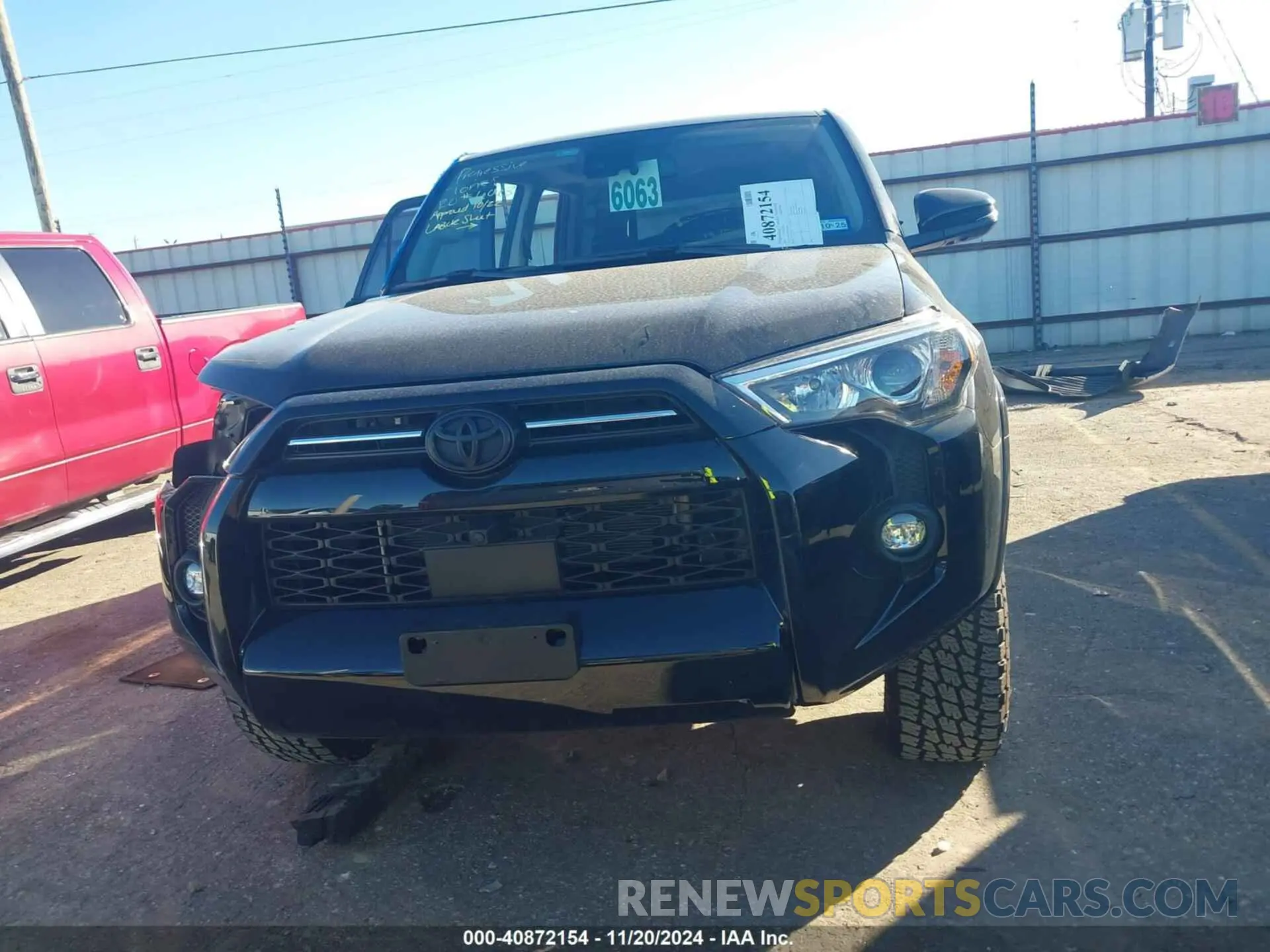 12 fotografías del automóvil dañado JTEFU5JR7P5304685 TOYOTA 4RUNNER 2023