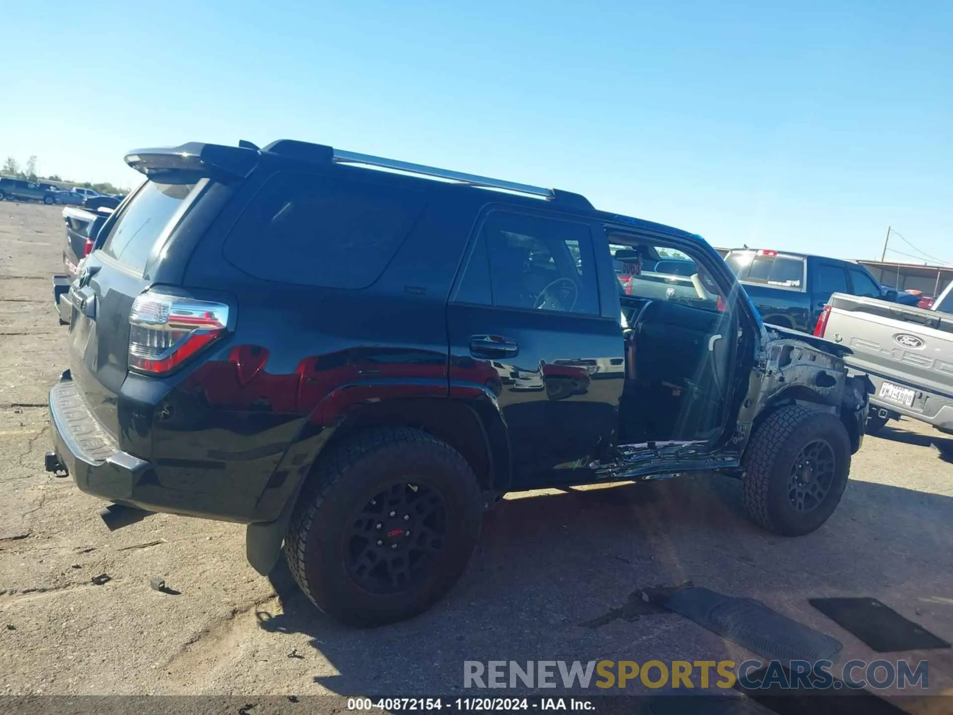 13 fotografías del automóvil dañado JTEFU5JR7P5304685 TOYOTA 4RUNNER 2023