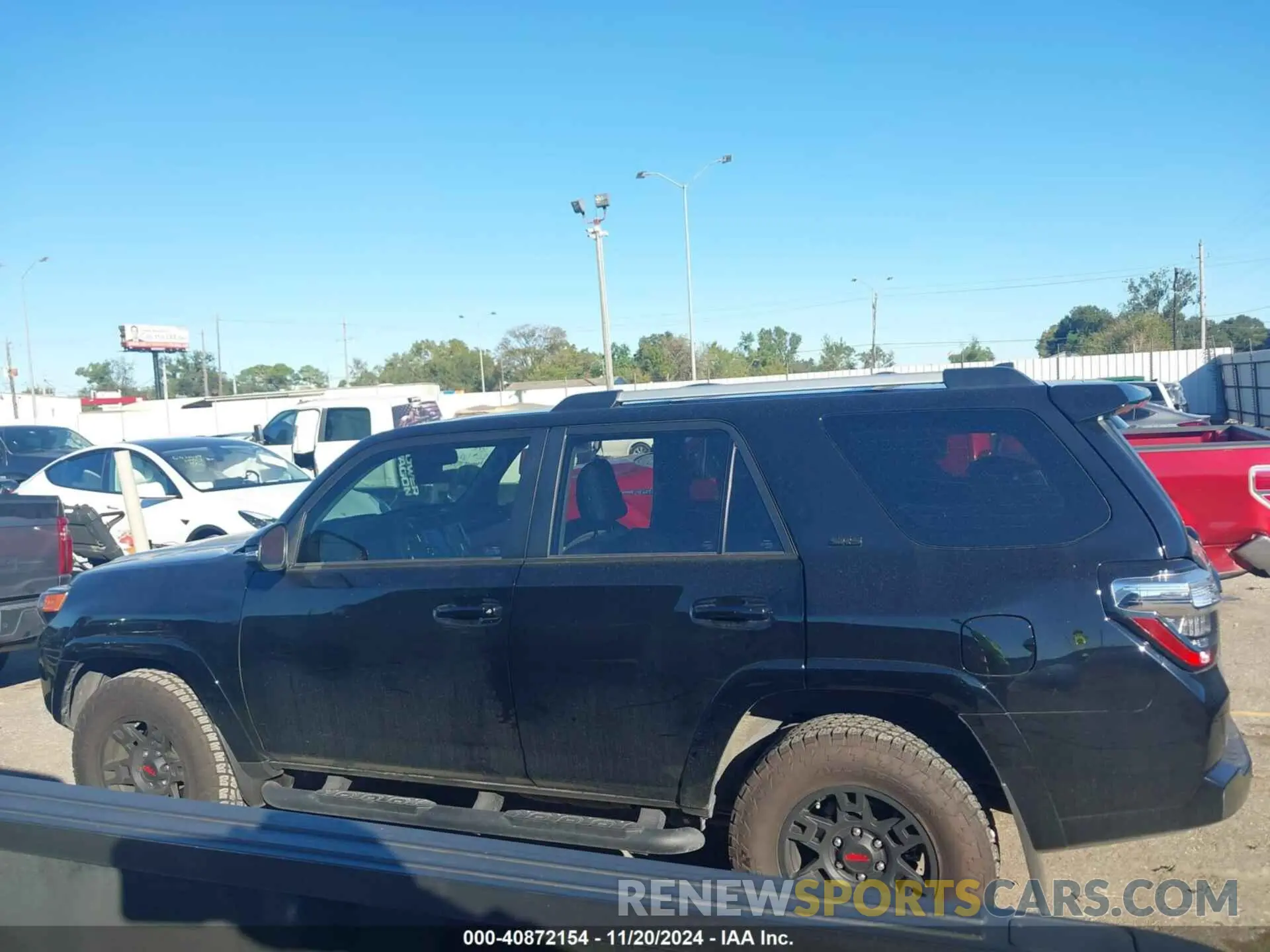 14 fotografías del automóvil dañado JTEFU5JR7P5304685 TOYOTA 4RUNNER 2023