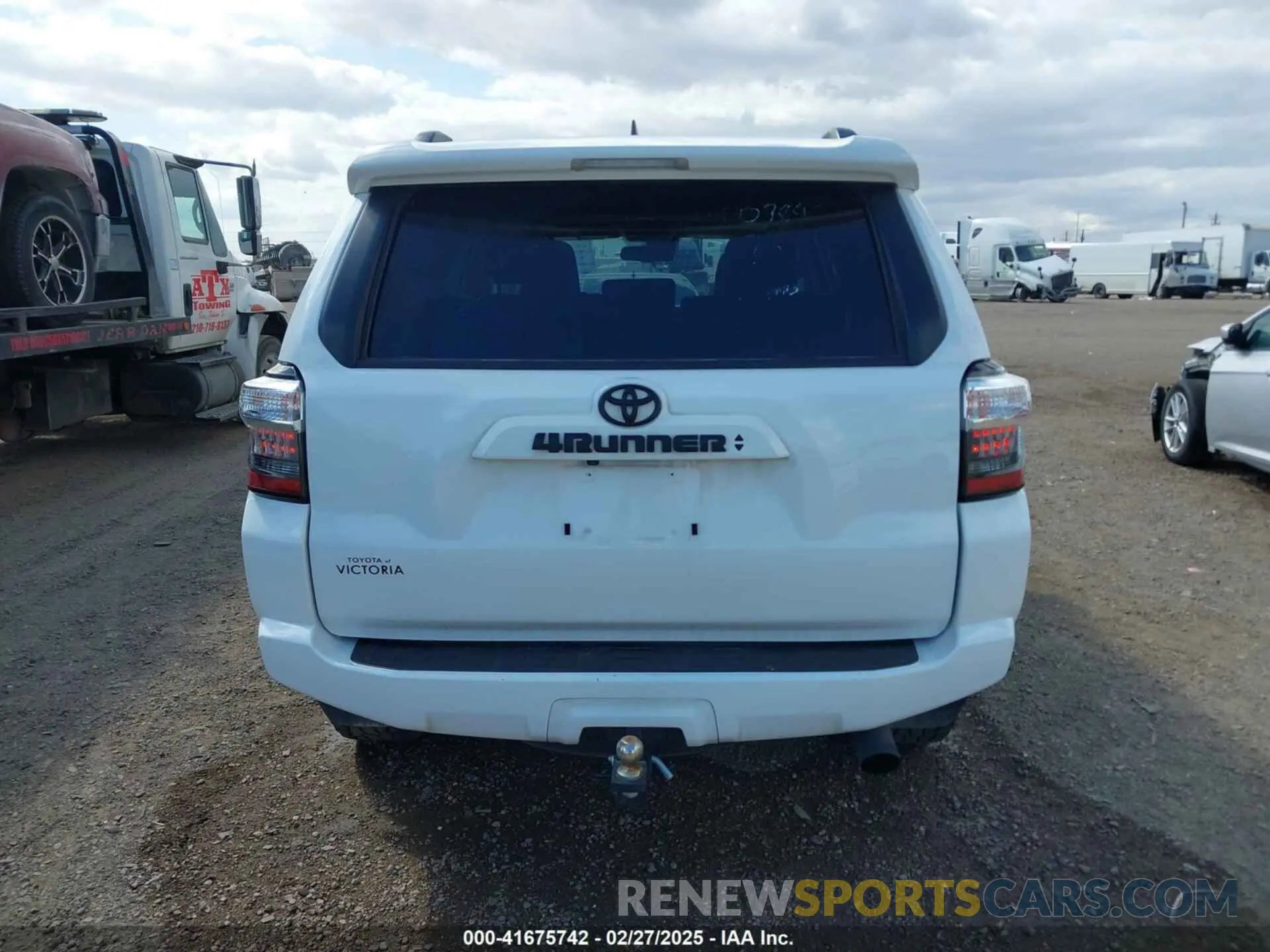 16 fotografías del automóvil dañado JTEFU5JR9P5301612 TOYOTA 4RUNNER 2023