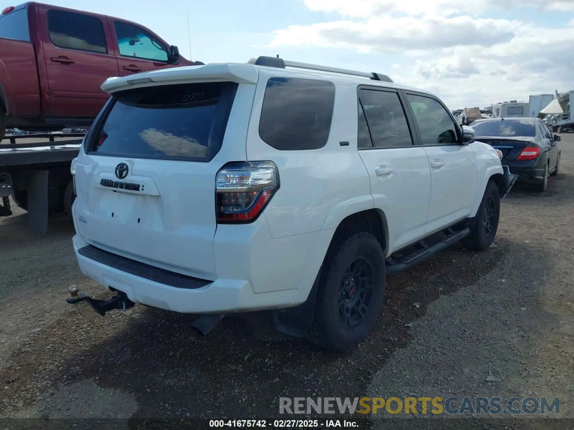 4 fotografías del automóvil dañado JTEFU5JR9P5301612 TOYOTA 4RUNNER 2023