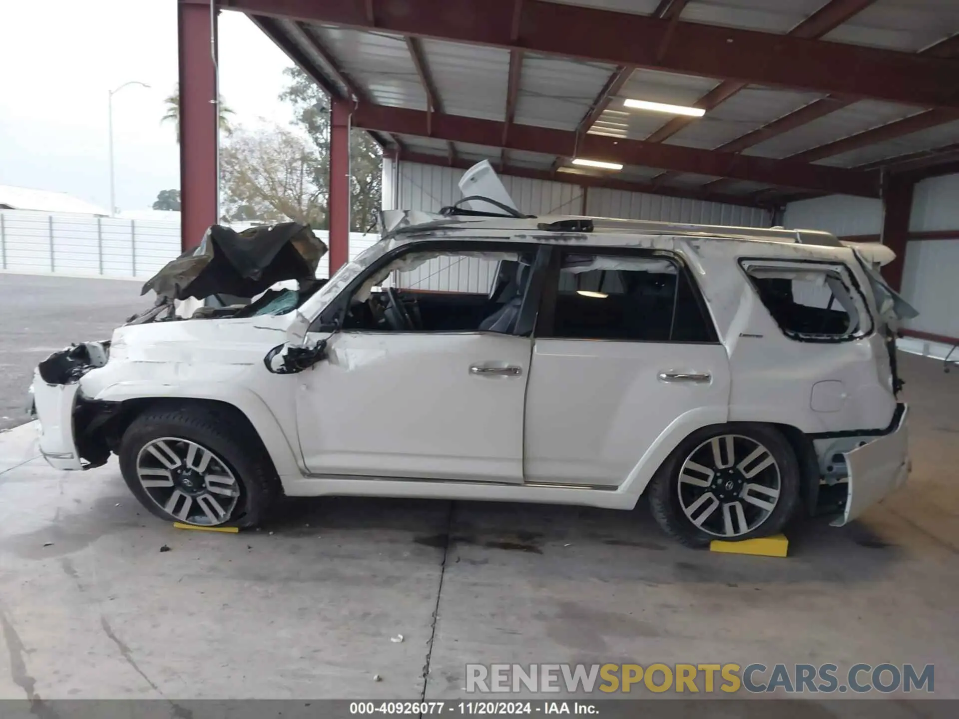 14 fotografías del automóvil dañado JTEKU5JR0P6198590 TOYOTA 4RUNNER 2023
