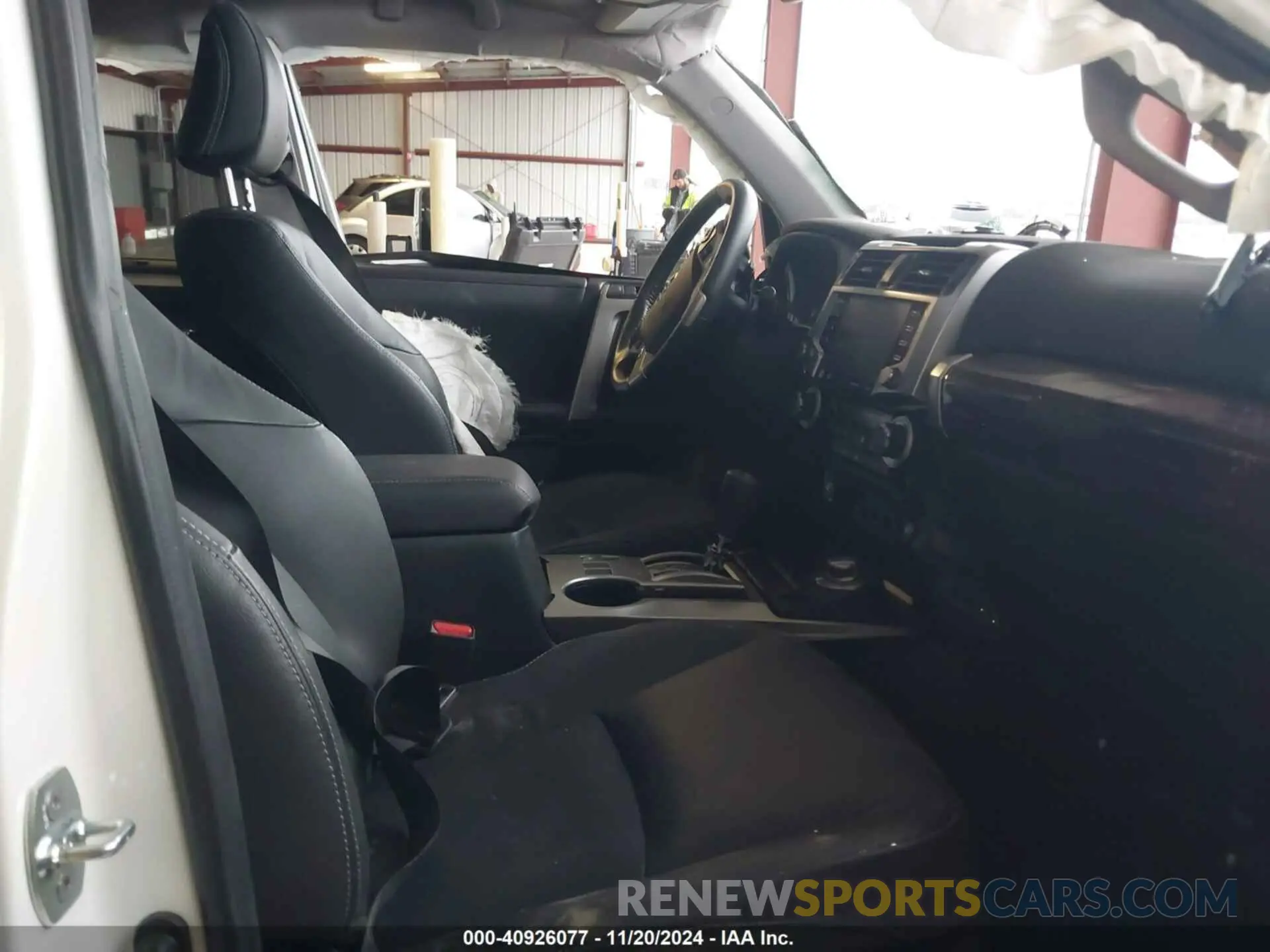 5 fotografías del automóvil dañado JTEKU5JR0P6198590 TOYOTA 4RUNNER 2023