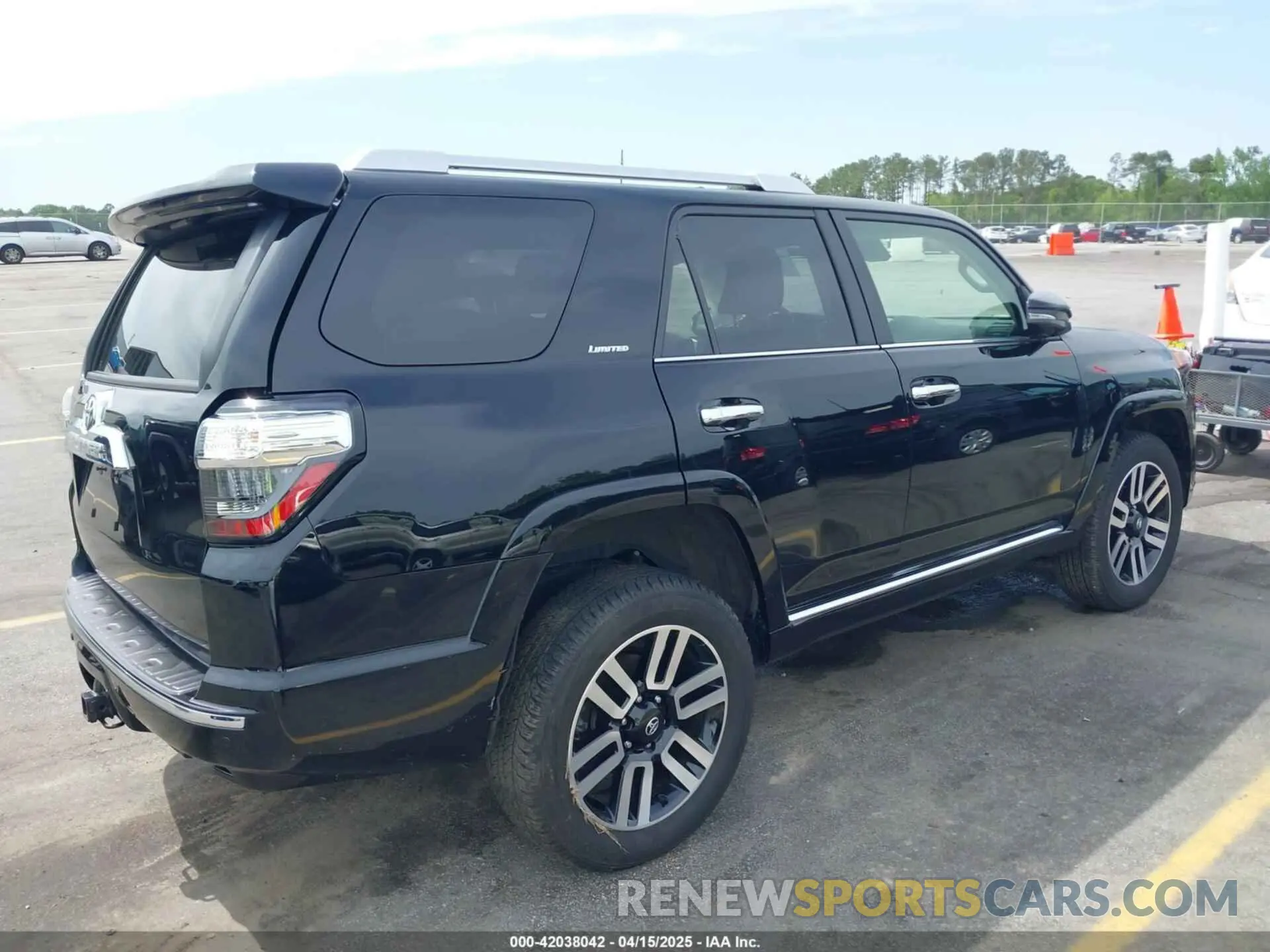 4 fotografías del automóvil dañado JTEKU5JR1P6184987 TOYOTA 4RUNNER 2023