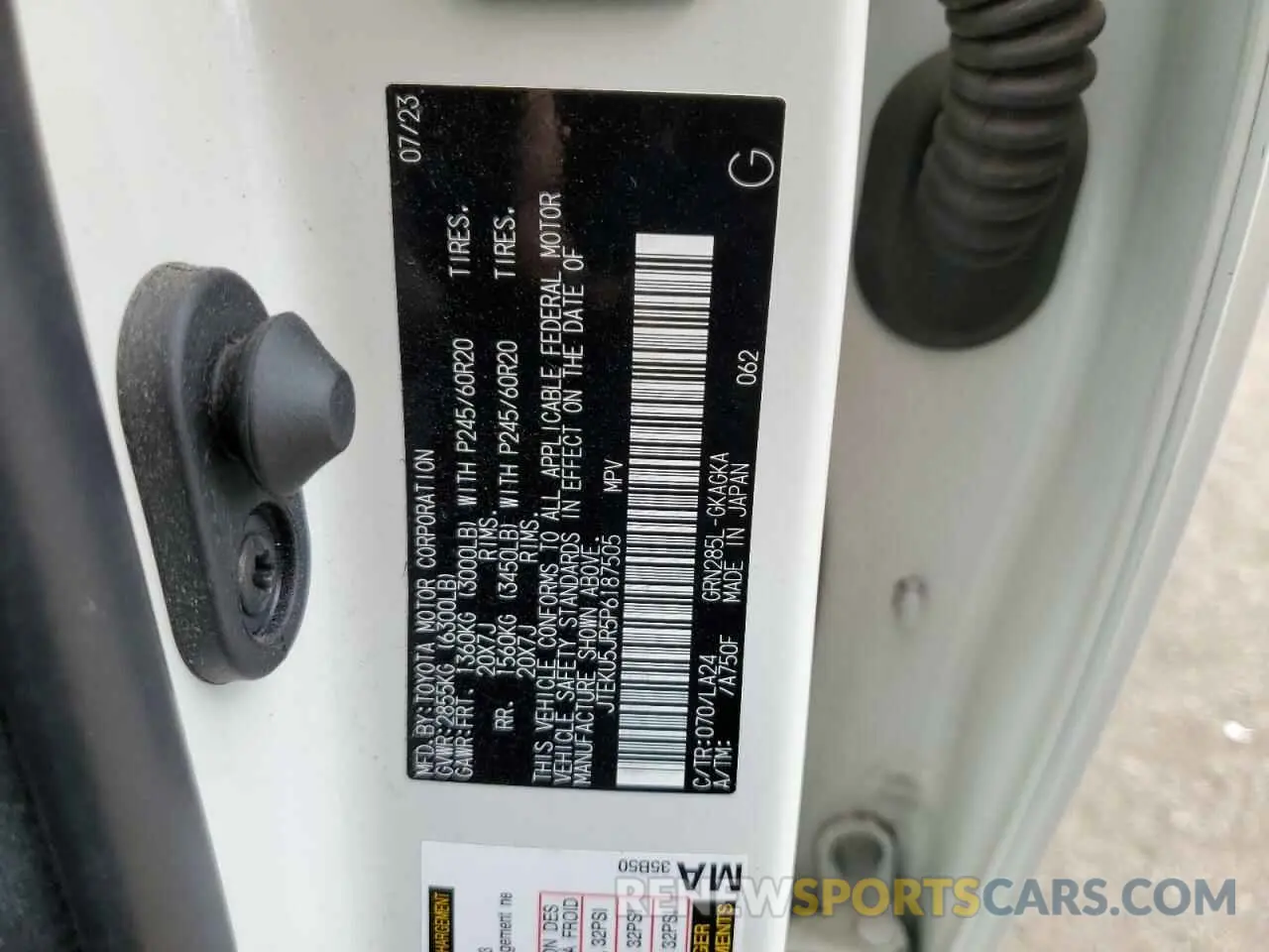 13 fotografías del automóvil dañado JTEKU5JR5P6187505 TOYOTA 4RUNNER 2023