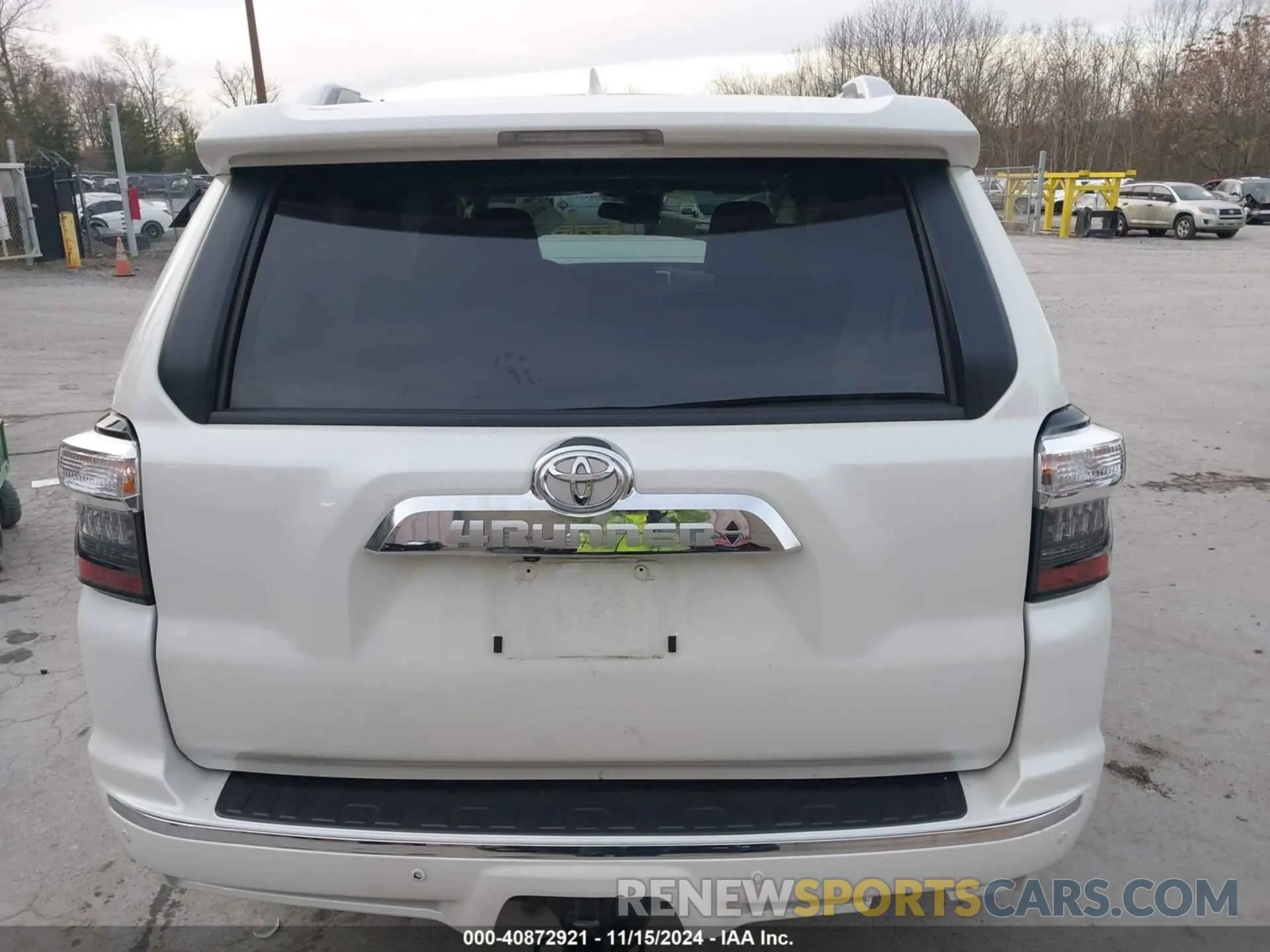 16 fotografías del automóvil dañado JTEKU5JR7P6203364 TOYOTA 4RUNNER 2023