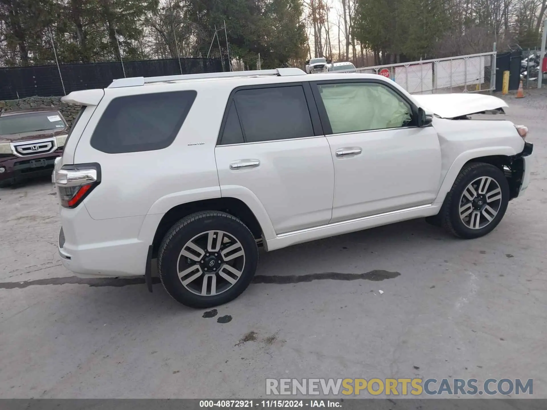 4 fotografías del automóvil dañado JTEKU5JR7P6203364 TOYOTA 4RUNNER 2023