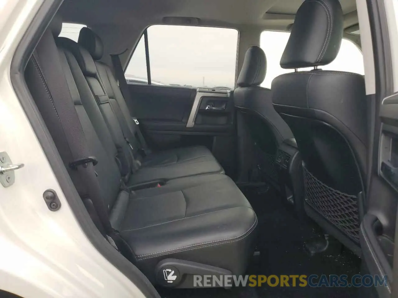 11 fotografías del automóvil dañado JTEKU5JR8P6183965 TOYOTA 4RUNNER 2023