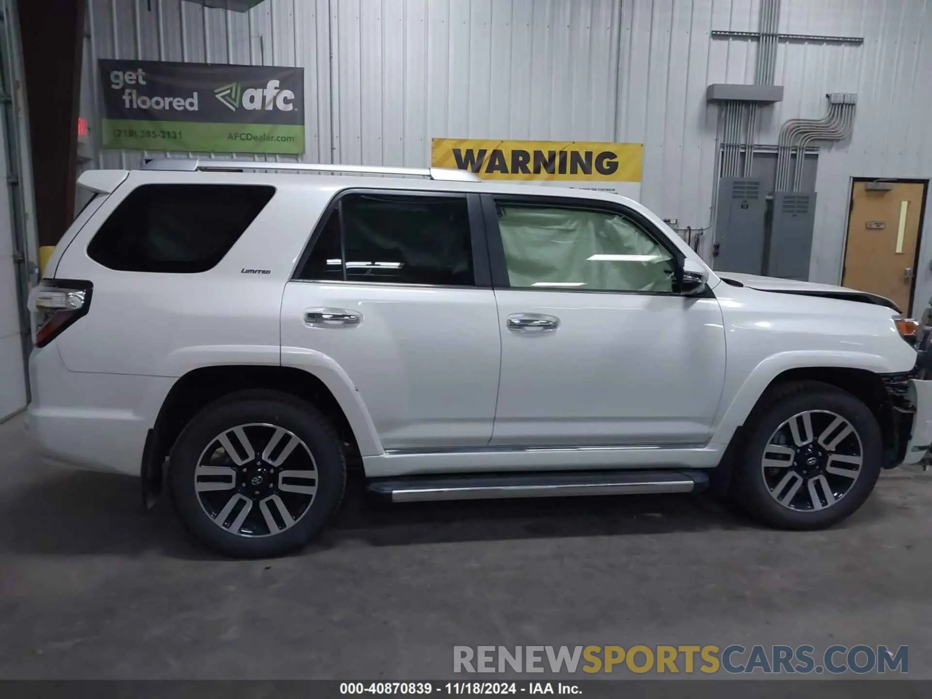 13 fotografías del automóvil dañado JTEKU5JR9P6173641 TOYOTA 4RUNNER 2023