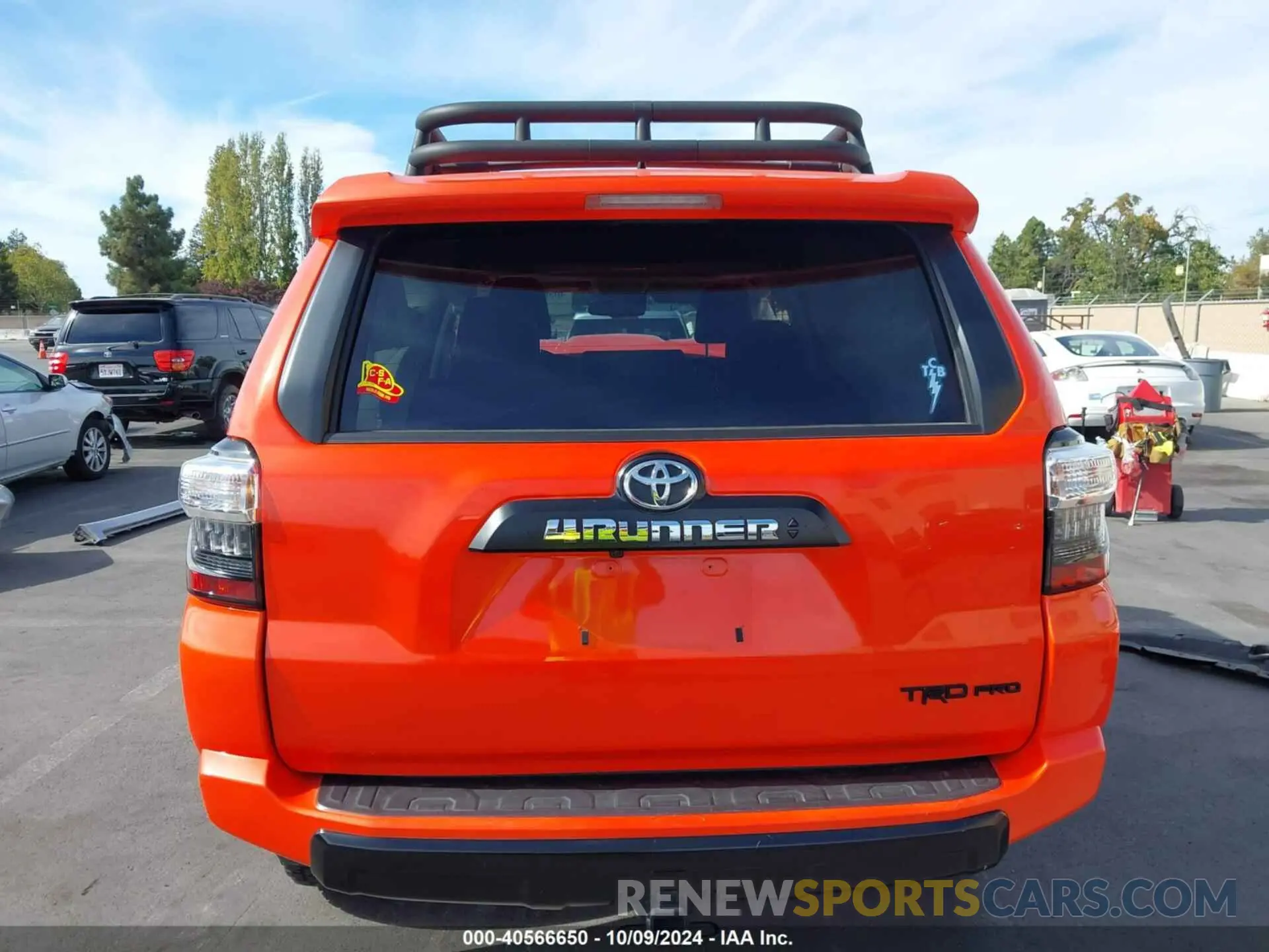 16 fotografías del automóvil dañado JTELU5JR1P6156806 TOYOTA 4RUNNER 2023