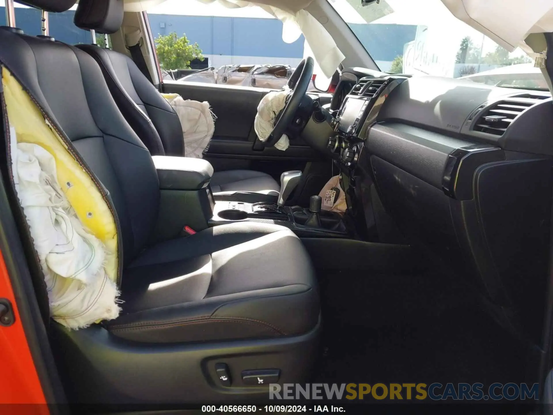 5 fotografías del automóvil dañado JTELU5JR1P6156806 TOYOTA 4RUNNER 2023