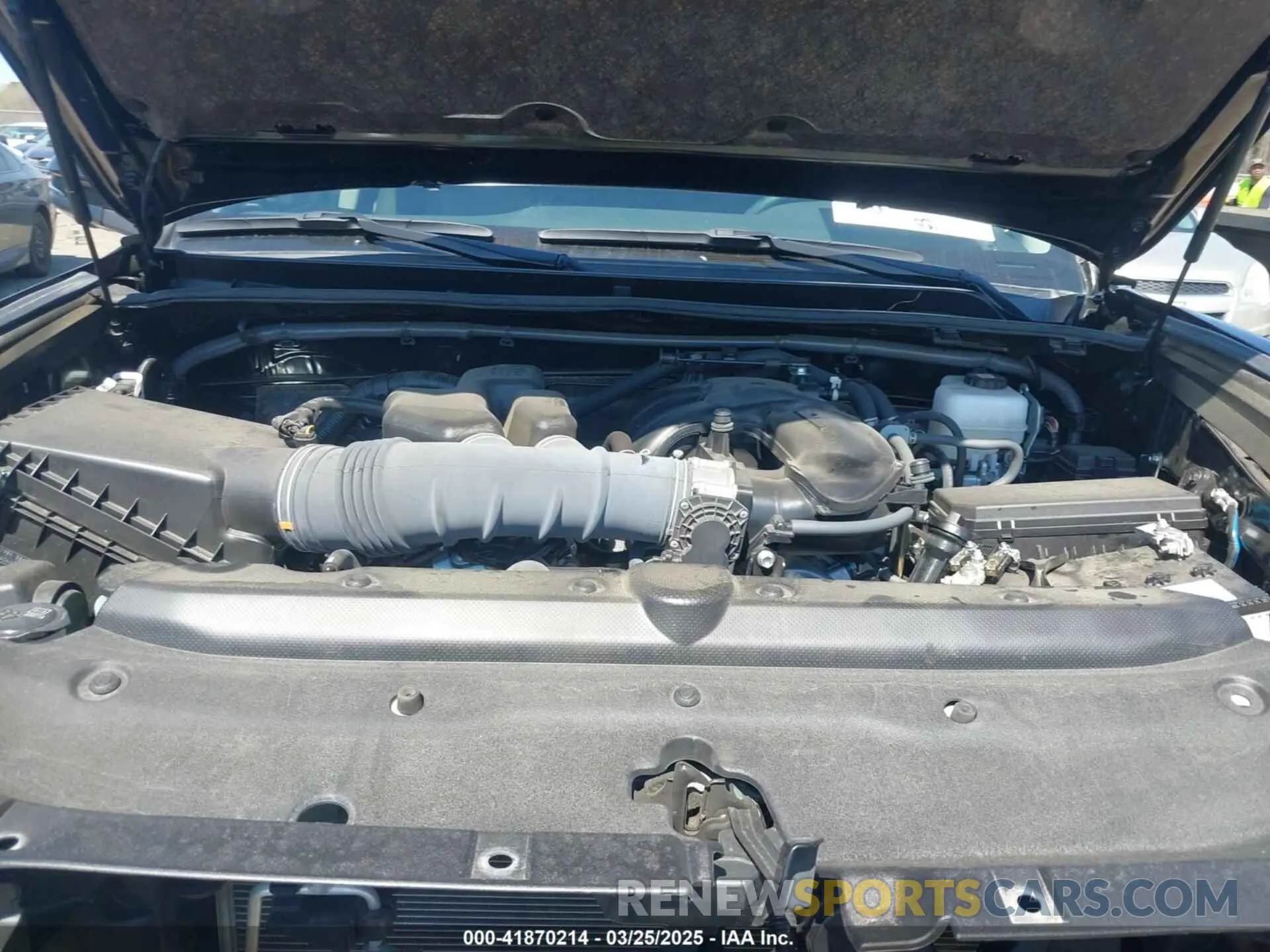 10 fotografías del automóvil dañado JTELU5JR3P6142681 TOYOTA 4RUNNER 2023