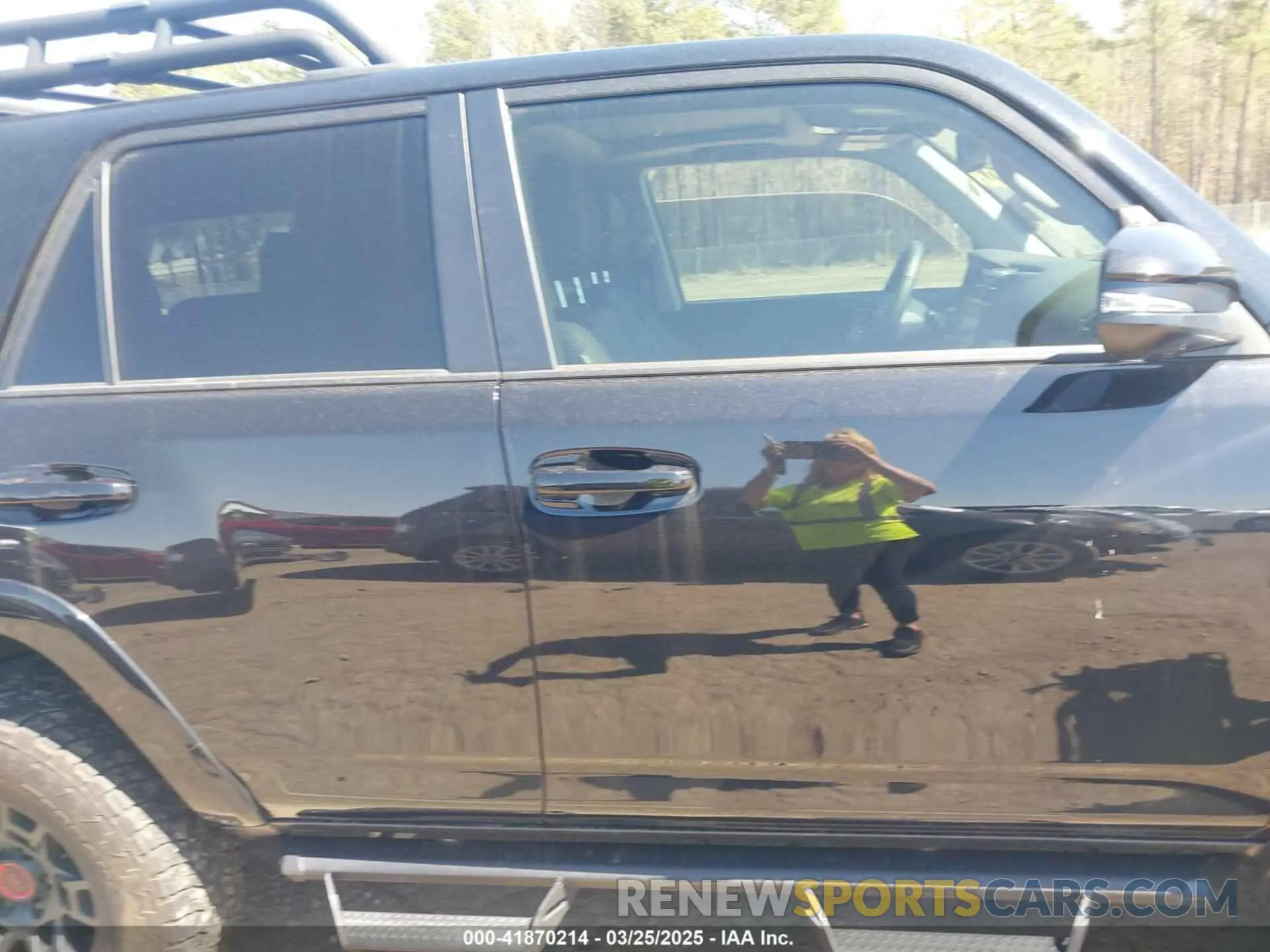 14 fotografías del automóvil dañado JTELU5JR3P6142681 TOYOTA 4RUNNER 2023