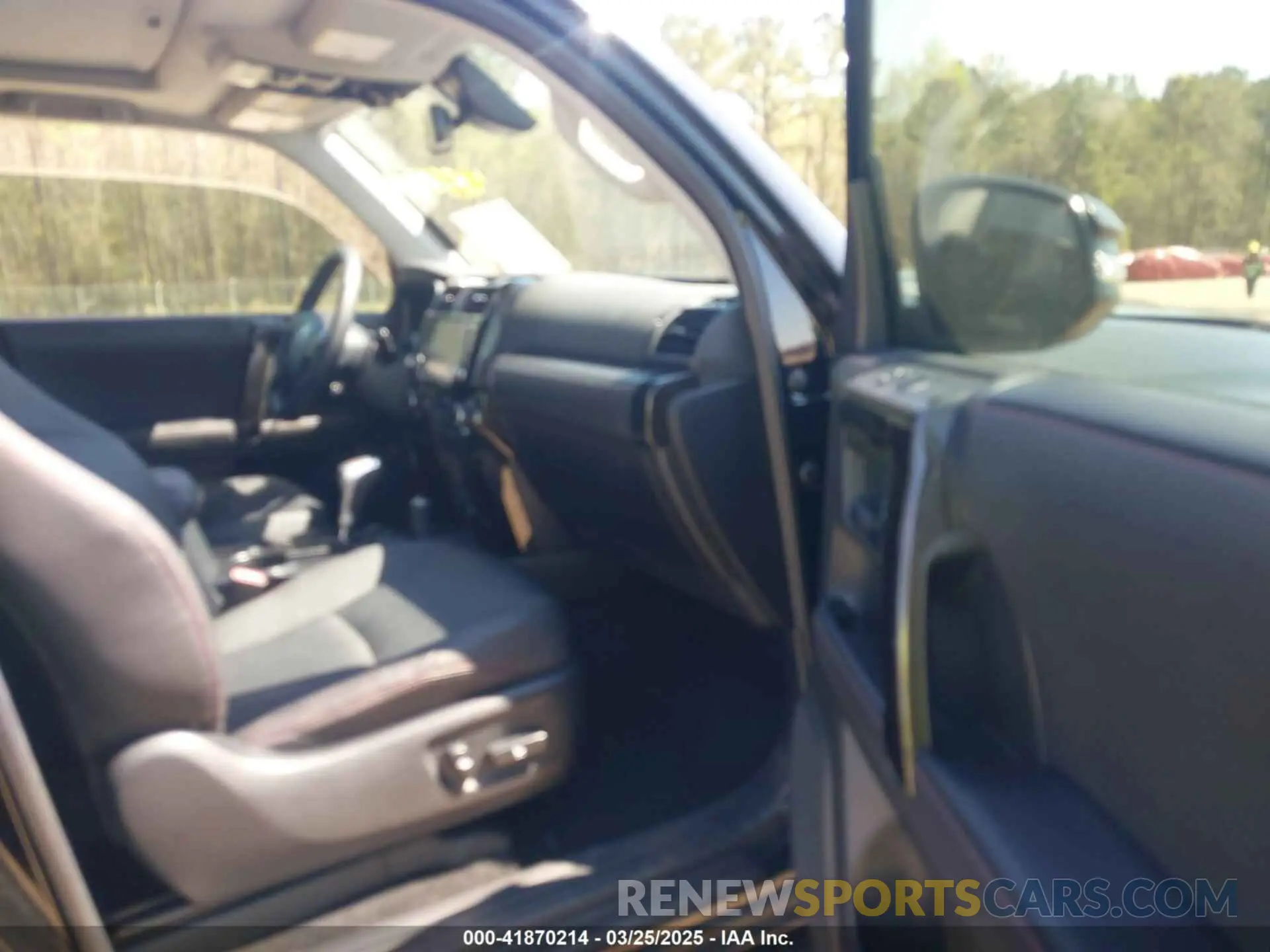 5 fotografías del automóvil dañado JTELU5JR3P6142681 TOYOTA 4RUNNER 2023