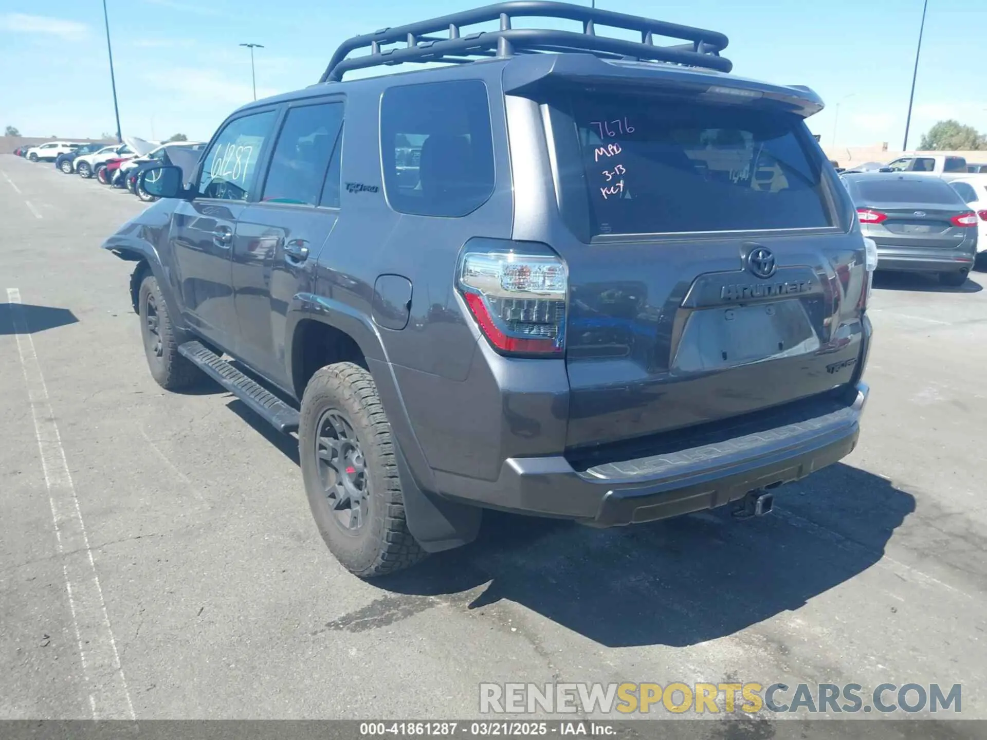 3 fotografías del automóvil dañado JTELU5JR3P6167676 TOYOTA 4RUNNER 2023