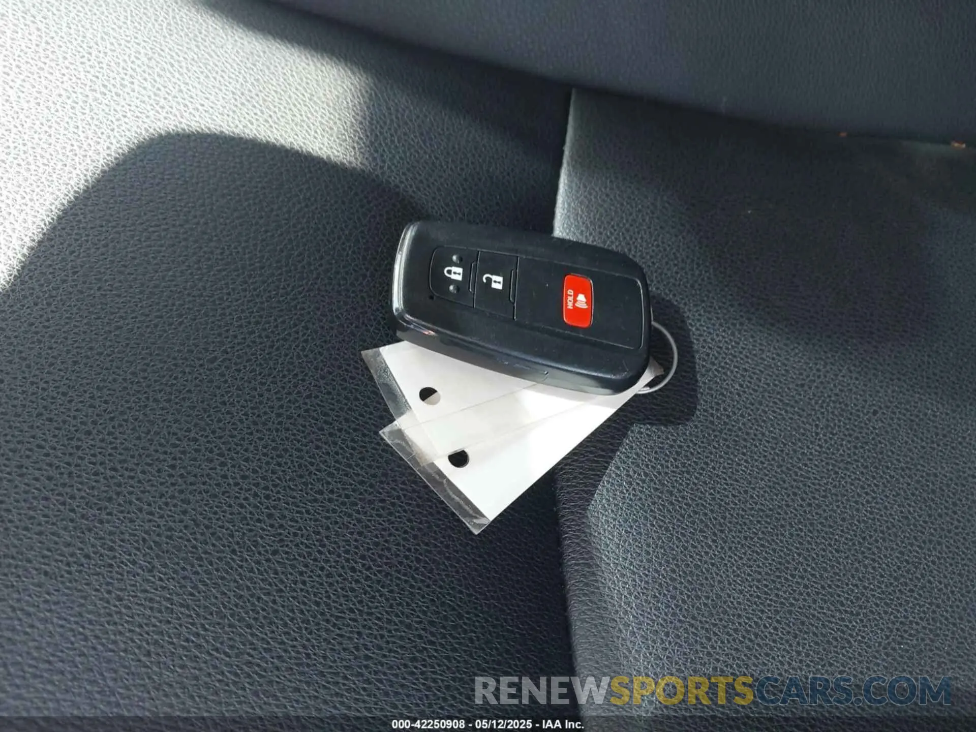 11 fotografías del automóvil dañado JTELU5JR5P6103476 TOYOTA 4RUNNER 2023