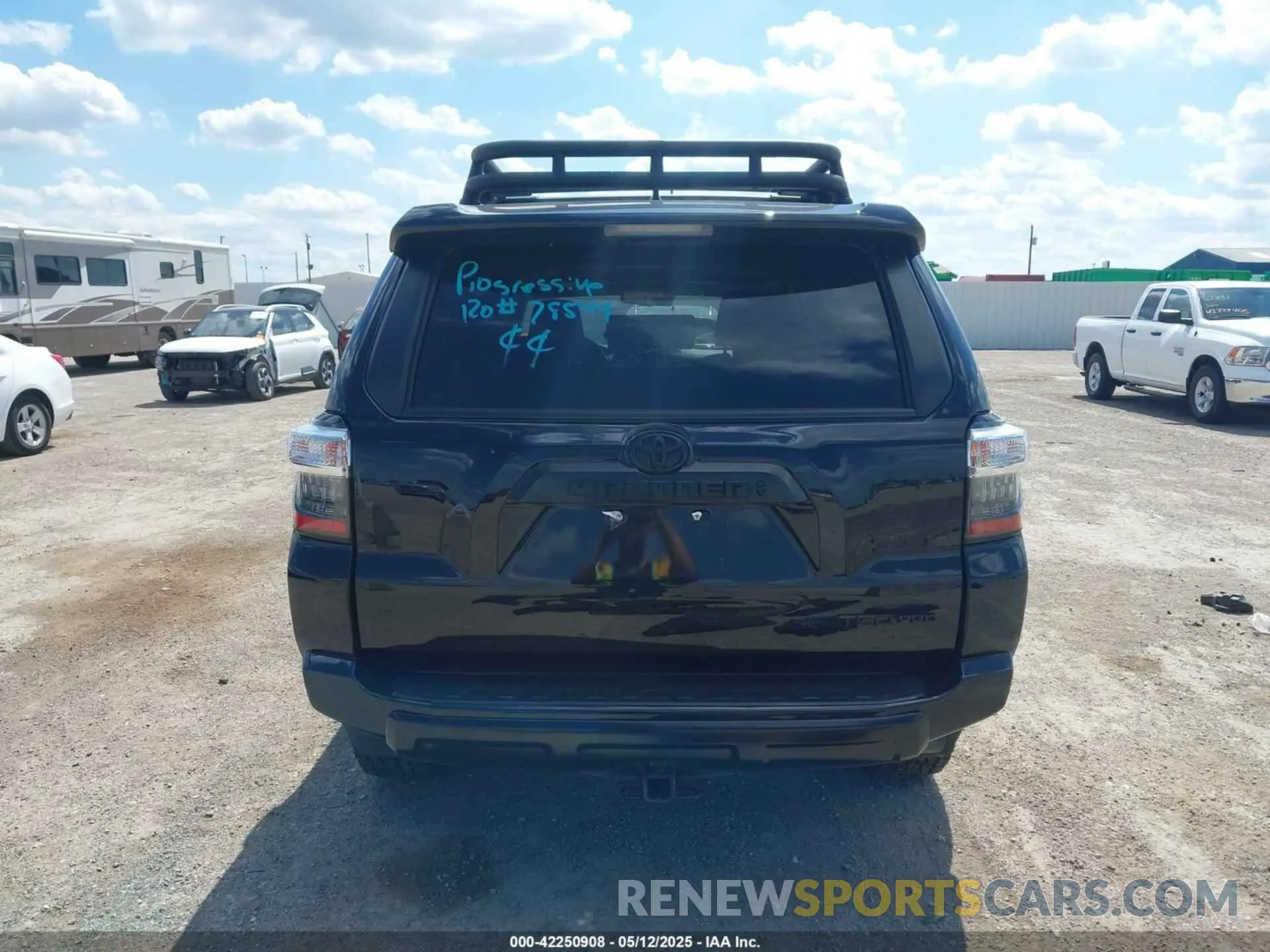 17 fotografías del automóvil dañado JTELU5JR5P6103476 TOYOTA 4RUNNER 2023