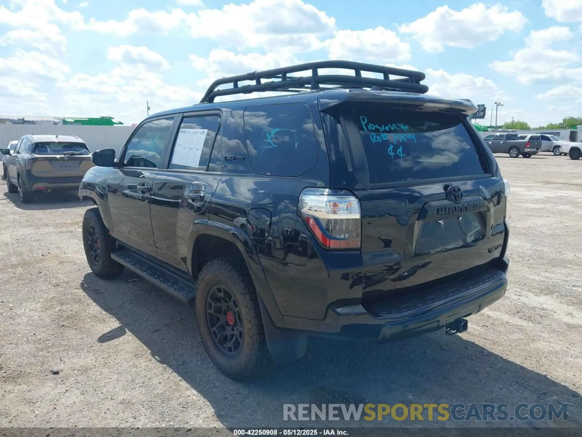 3 fotografías del automóvil dañado JTELU5JR5P6103476 TOYOTA 4RUNNER 2023