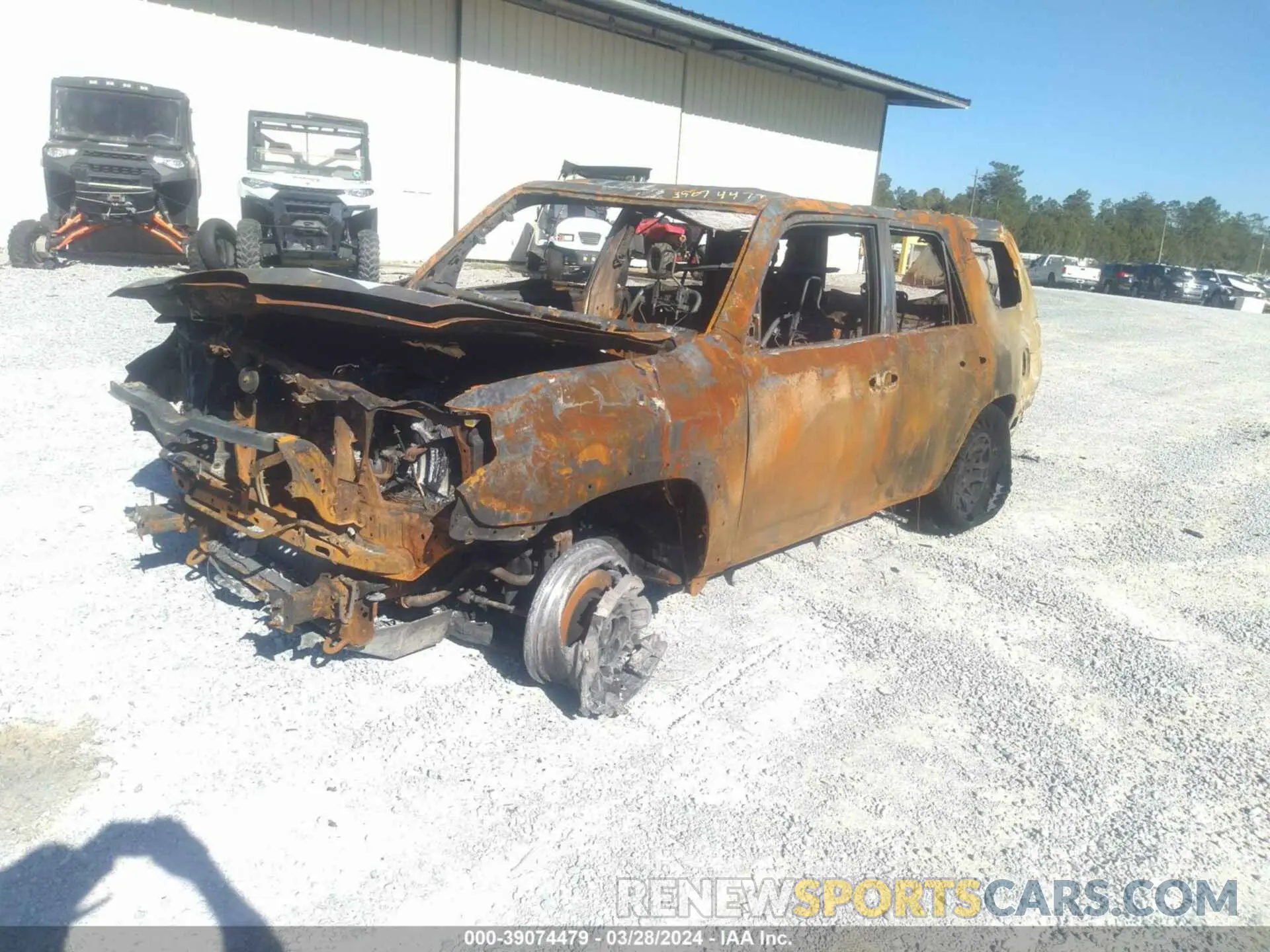 2 fotografías del automóvil dañado JTELU5JRXP6146078 TOYOTA 4RUNNER 2023