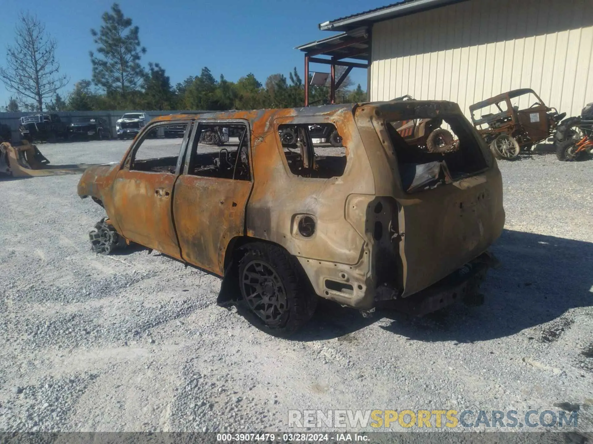3 fotografías del automóvil dañado JTELU5JRXP6146078 TOYOTA 4RUNNER 2023