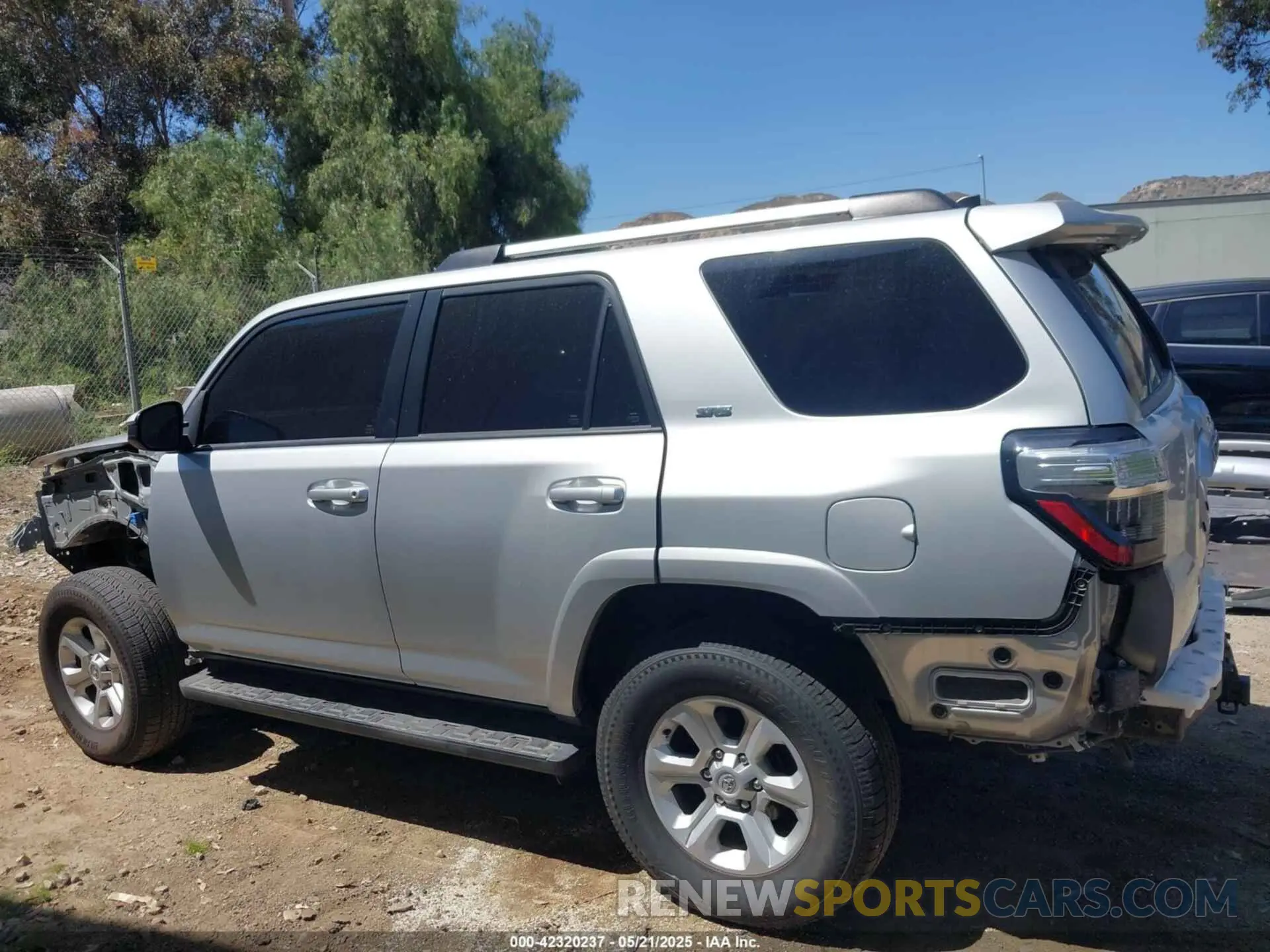 15 fotografías del automóvil dañado JTEMU5JR1P6089760 TOYOTA 4RUNNER 2023