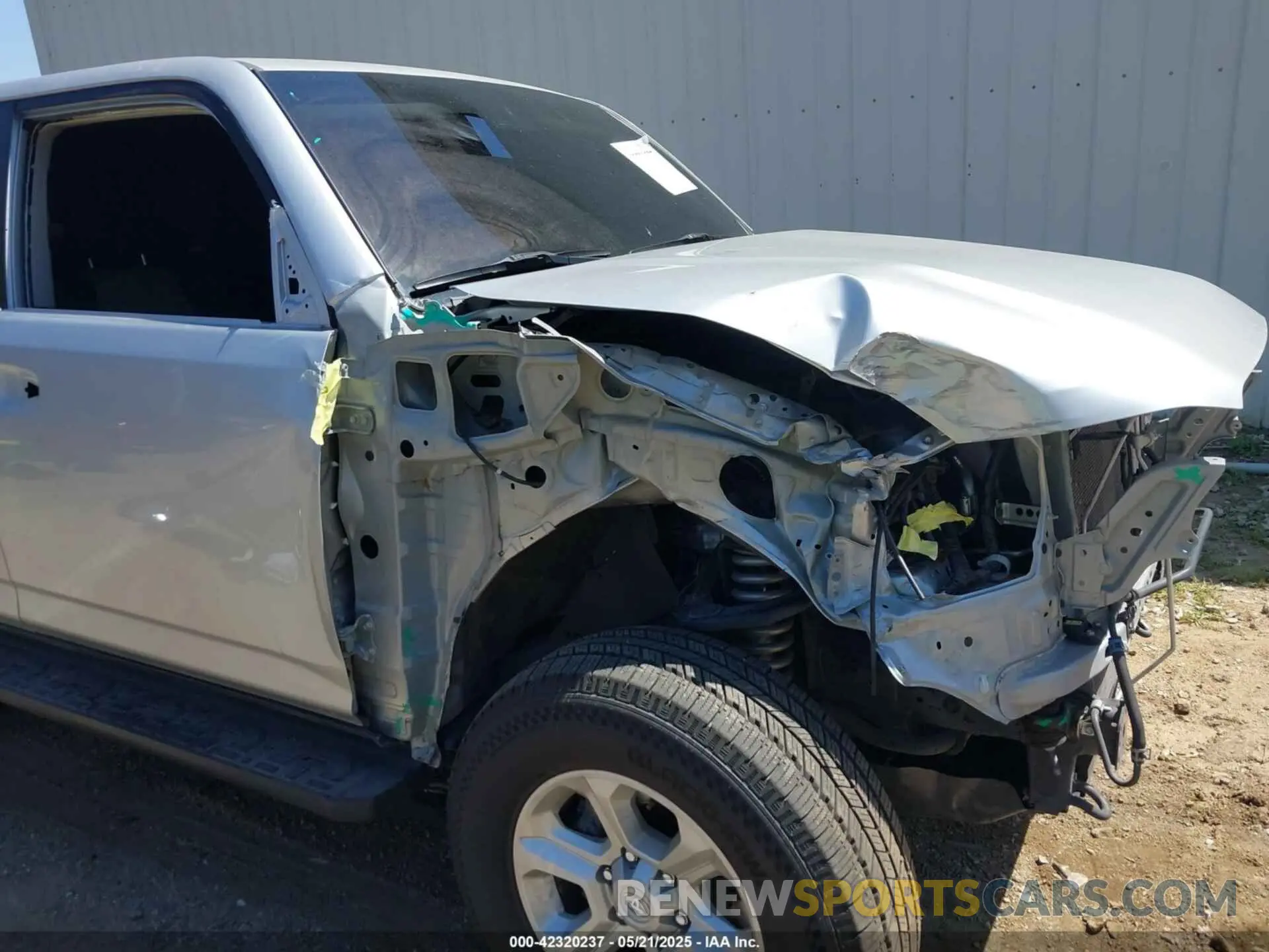 18 fotografías del automóvil dañado JTEMU5JR1P6089760 TOYOTA 4RUNNER 2023