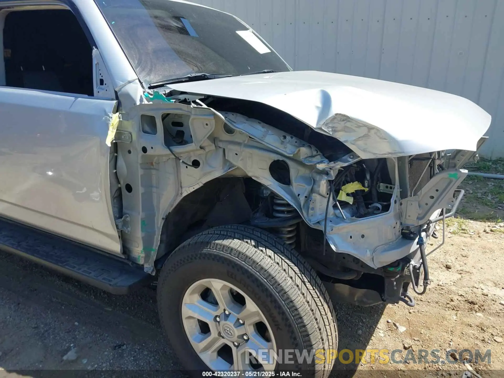 19 fotografías del automóvil dañado JTEMU5JR1P6089760 TOYOTA 4RUNNER 2023