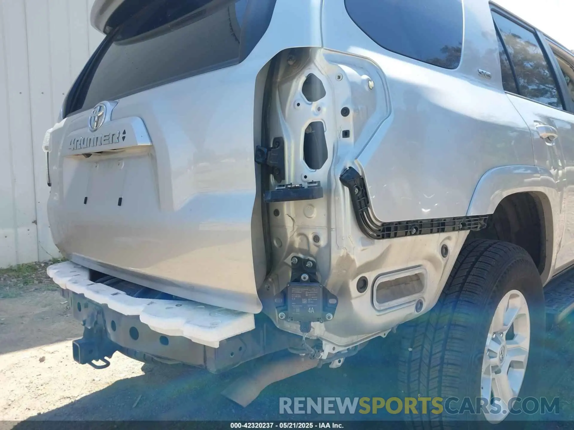 21 fotografías del automóvil dañado JTEMU5JR1P6089760 TOYOTA 4RUNNER 2023
