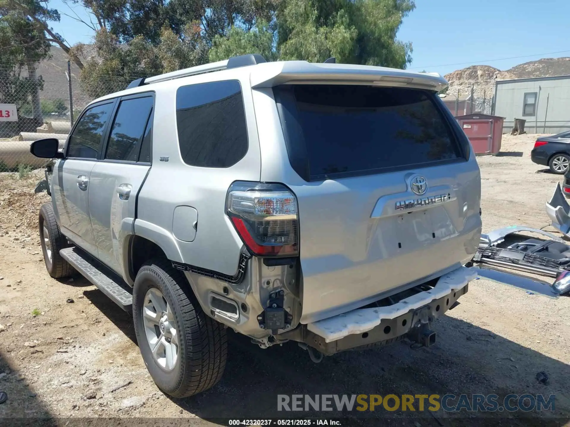 3 fotografías del automóvil dañado JTEMU5JR1P6089760 TOYOTA 4RUNNER 2023