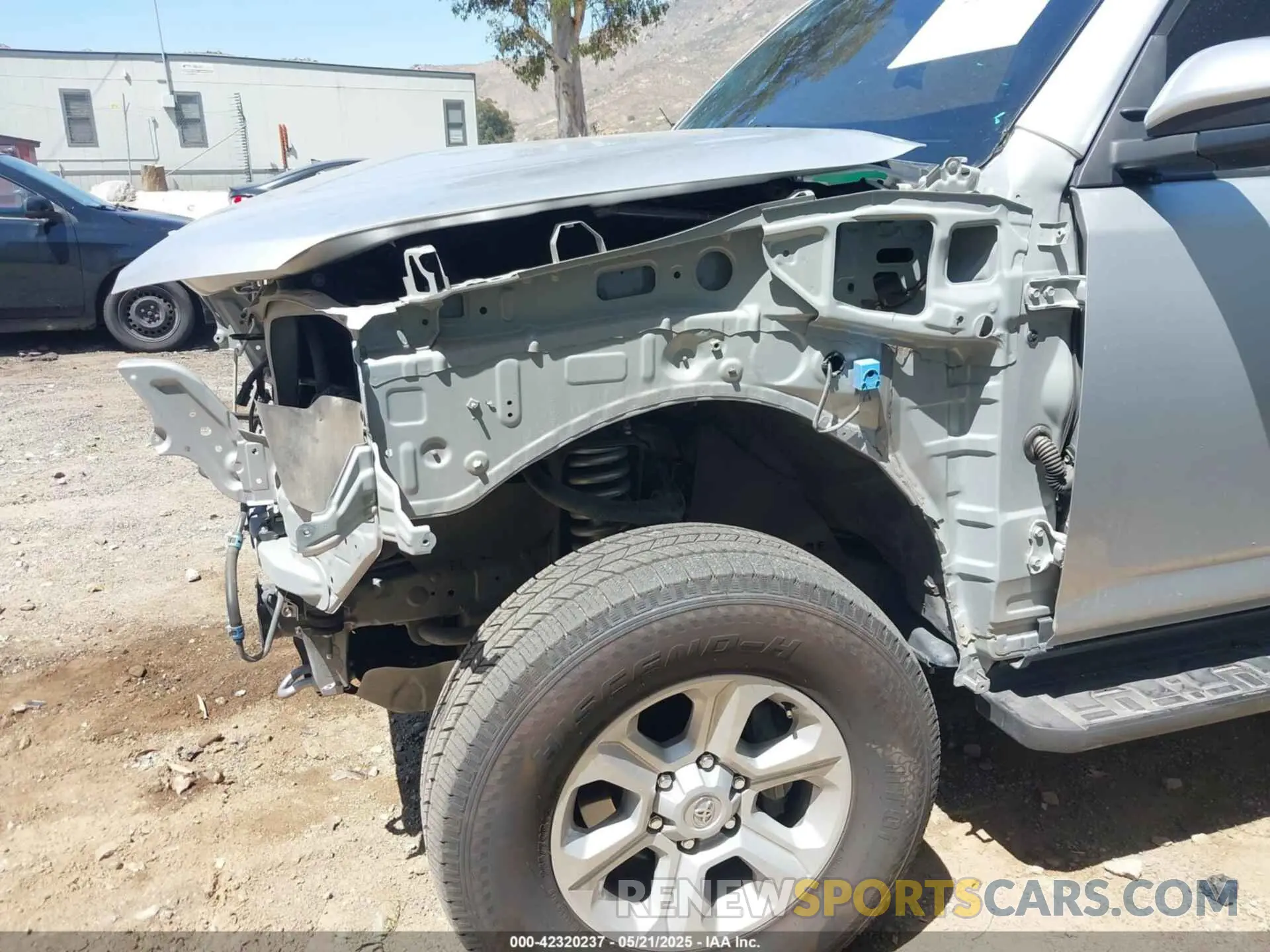 6 fotografías del automóvil dañado JTEMU5JR1P6089760 TOYOTA 4RUNNER 2023