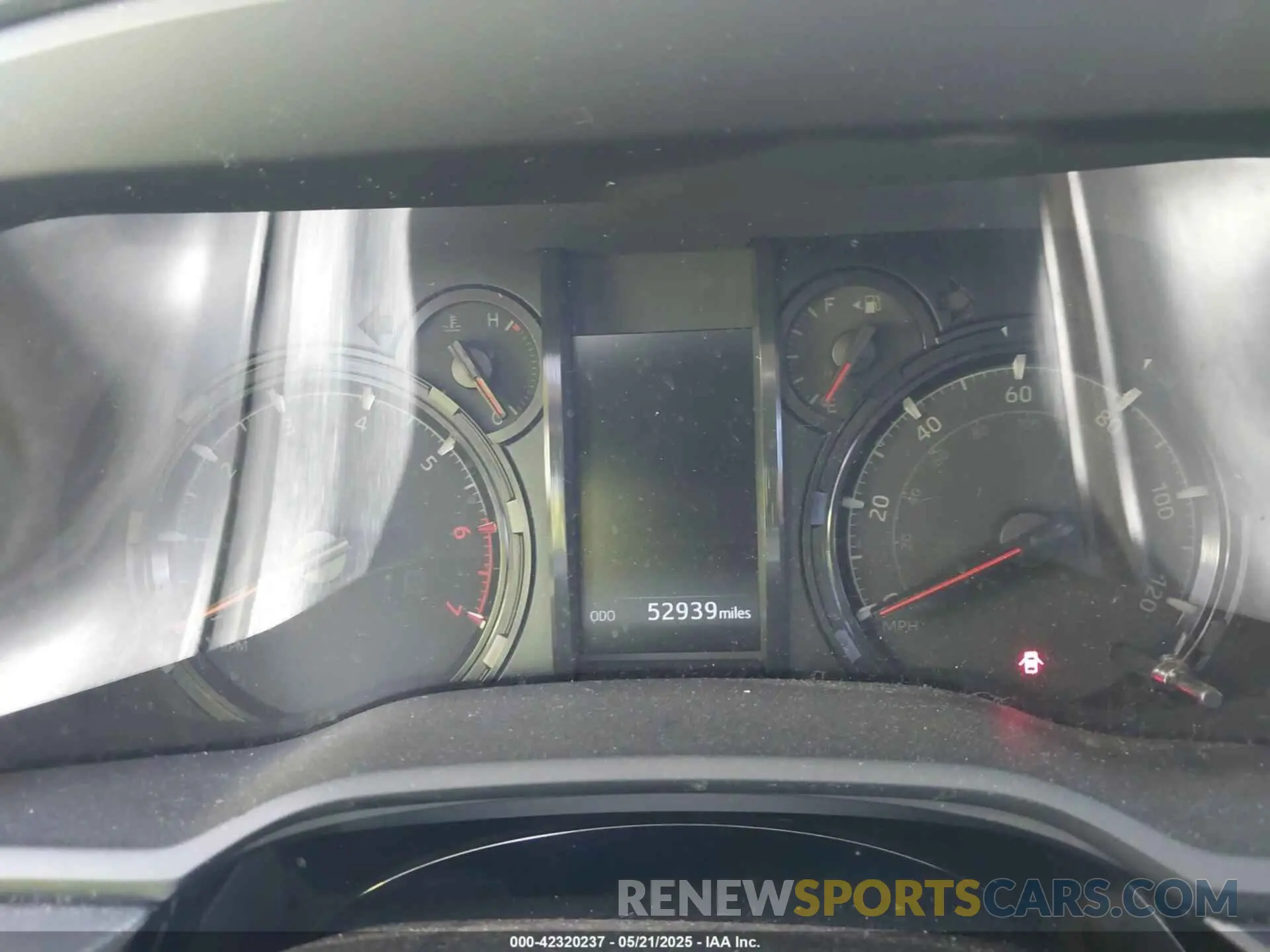 7 fotografías del automóvil dañado JTEMU5JR1P6089760 TOYOTA 4RUNNER 2023