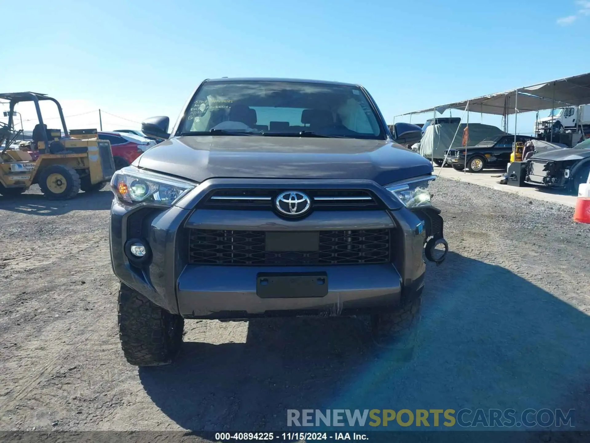 12 fotografías del automóvil dañado JTEMU5JR2P6141140 TOYOTA 4RUNNER 2023