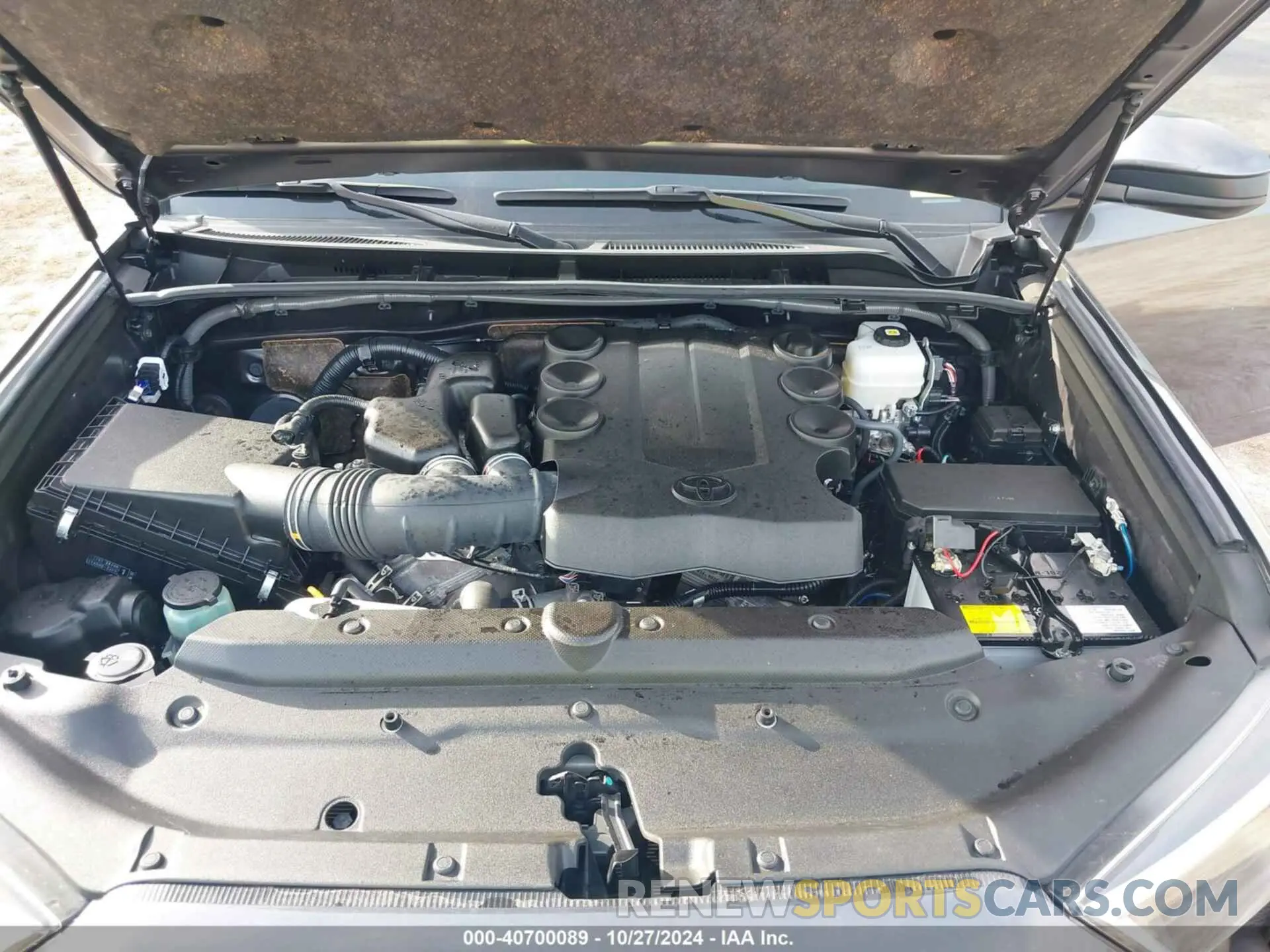 10 fotografías del automóvil dañado JTEMU5JR2P6143230 TOYOTA 4RUNNER 2023