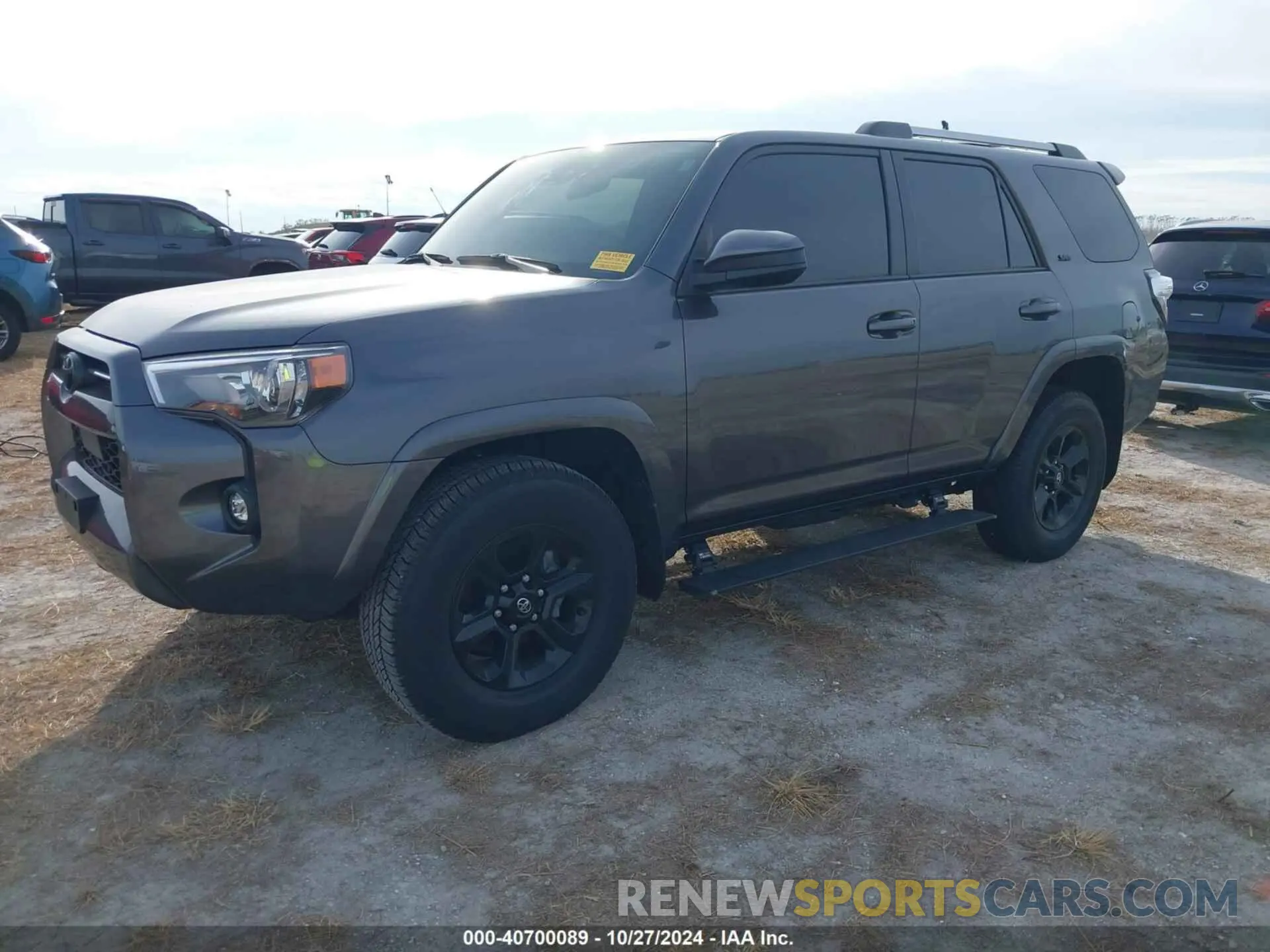 2 fotografías del automóvil dañado JTEMU5JR2P6143230 TOYOTA 4RUNNER 2023