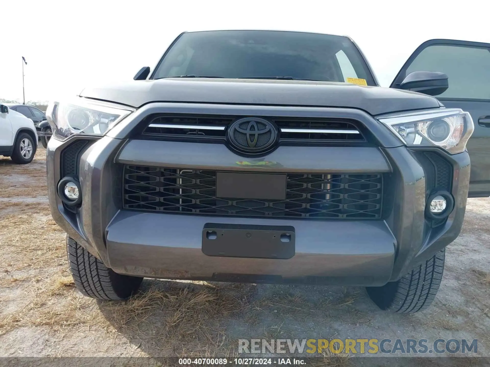 6 fotografías del automóvil dañado JTEMU5JR2P6143230 TOYOTA 4RUNNER 2023