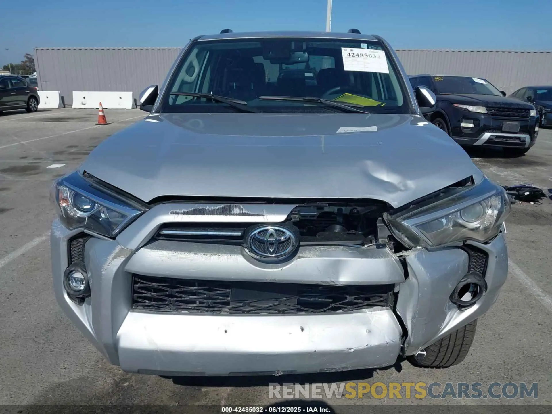 12 fotografías del automóvil dañado JTEMU5JR7P6192049 TOYOTA 4RUNNER 2023