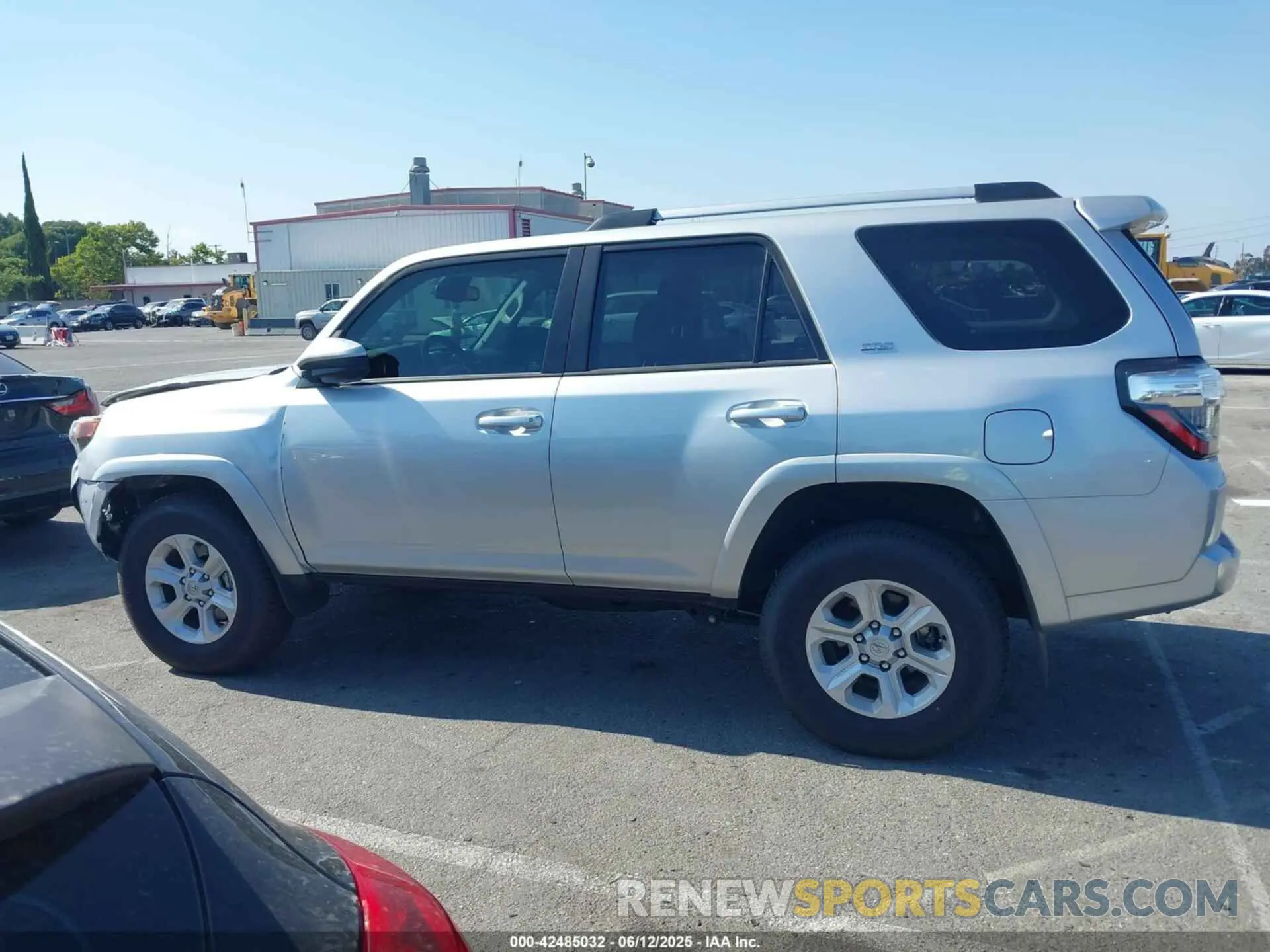 14 fotografías del automóvil dañado JTEMU5JR7P6192049 TOYOTA 4RUNNER 2023