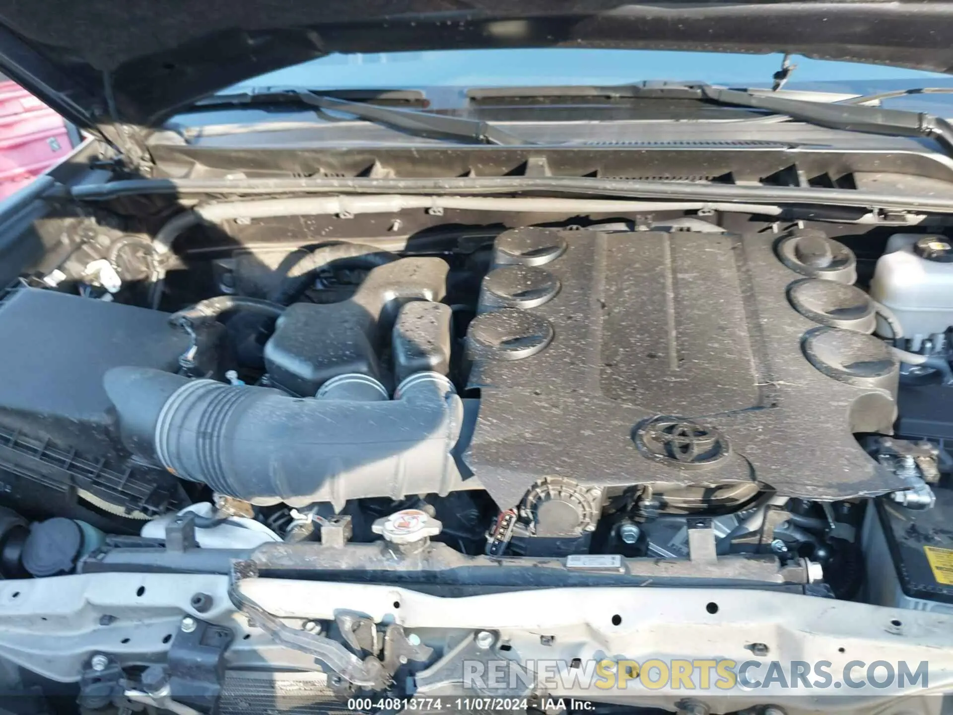 10 fotografías del automóvil dañado JTEMU5JR8P6099590 TOYOTA 4RUNNER 2023