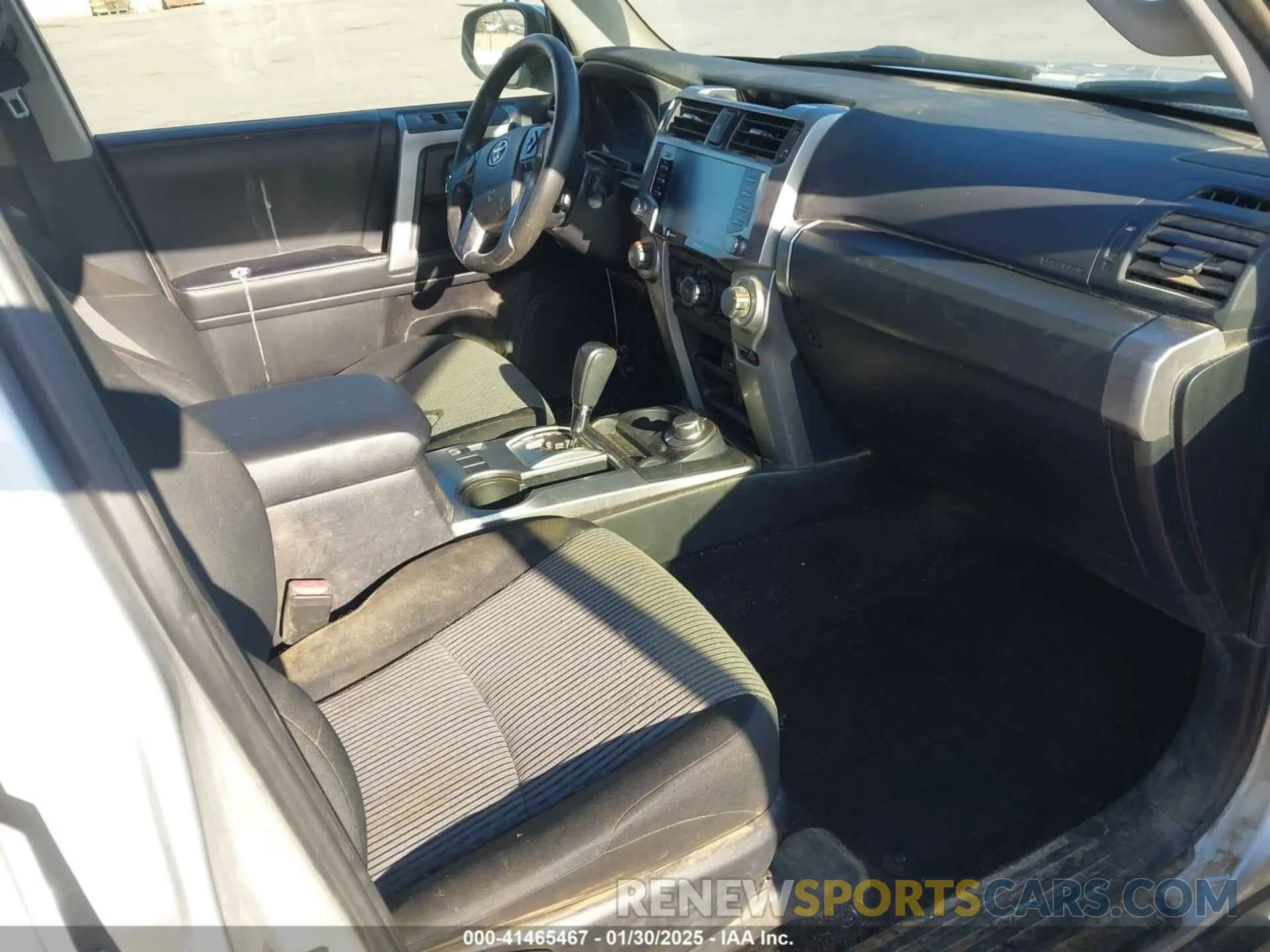 5 fotografías del automóvil dañado JTEMU5JR8P6155561 TOYOTA 4RUNNER 2023