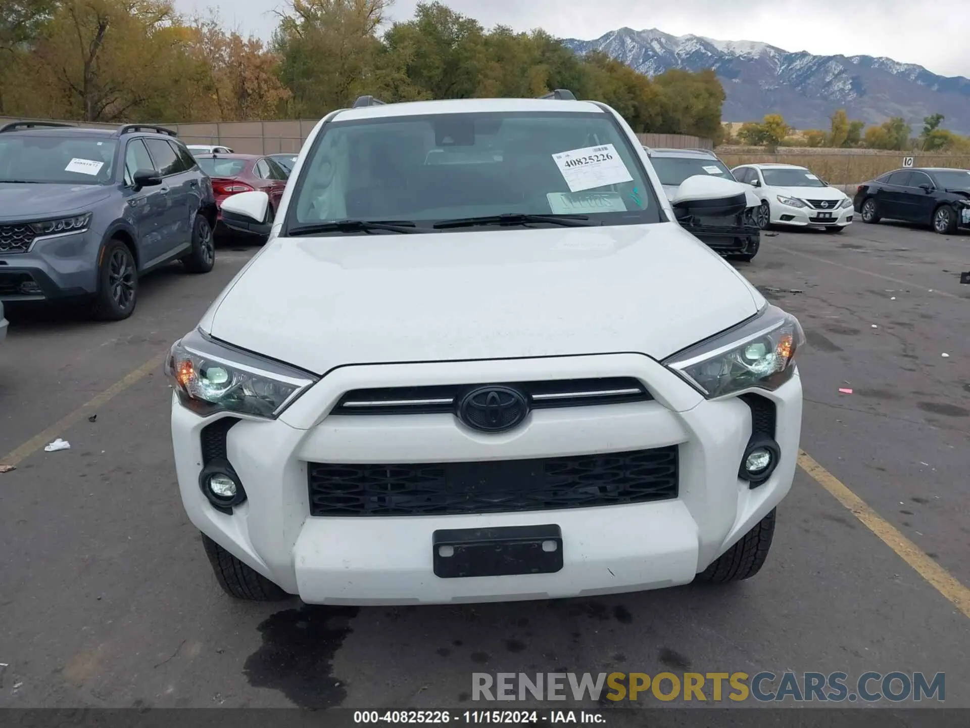 12 fotografías del automóvil dañado JTEMU5JRXP6142262 TOYOTA 4RUNNER 2023